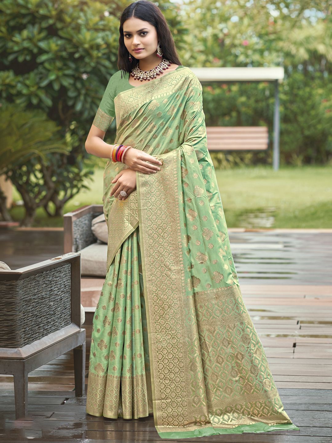 

SANGAM PRINTS Woven Design Zari Silk Blend Tussar Saree, Green