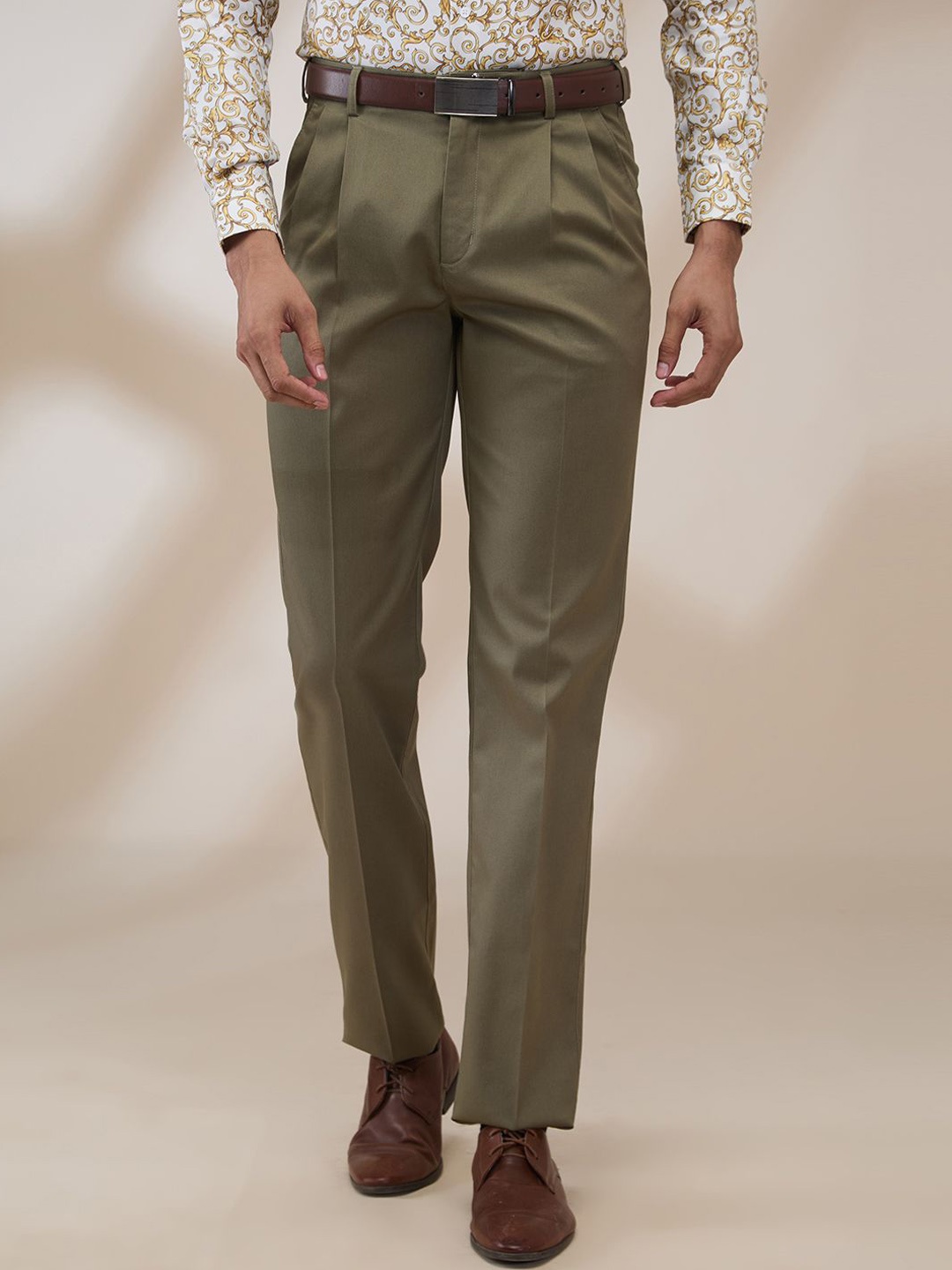

ColorPlus Men Solid Comfort Pleated Formal Trousers, Green