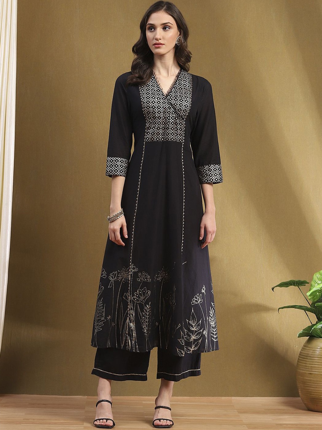 

Biba Women Pure Cotton Kurta With Palazzos & Dupatta, Black
