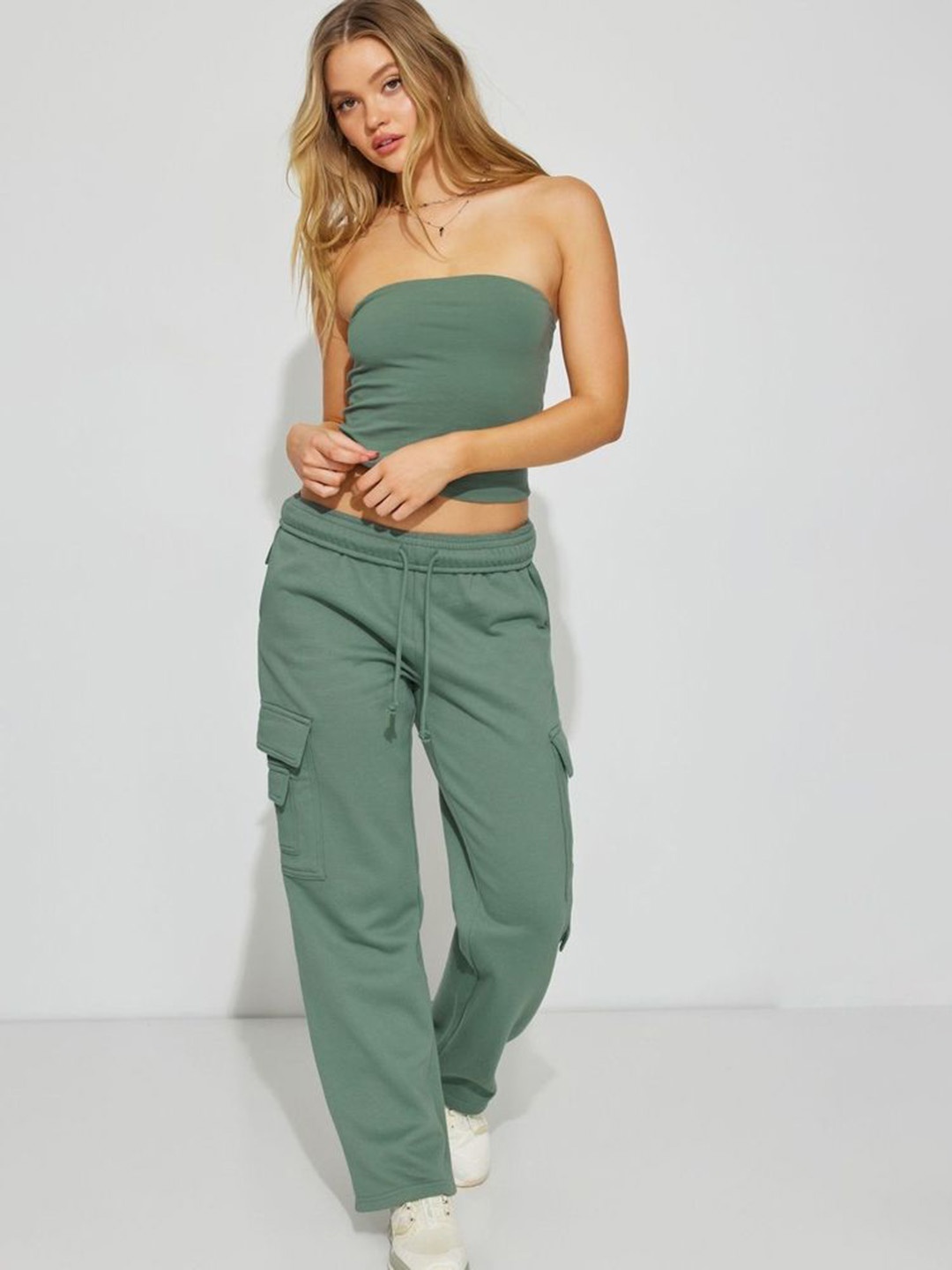 

LULU & SKY Women Straight Fit Low-Rise Cargos Trousers, Green