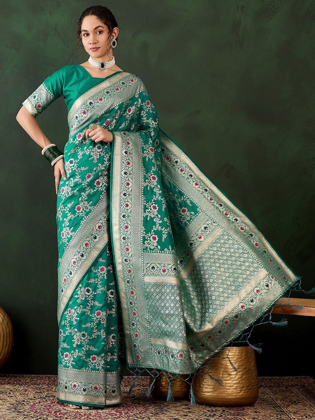 

DIVASTRI Woven Design Zari Designer Banarasi Saree, Green