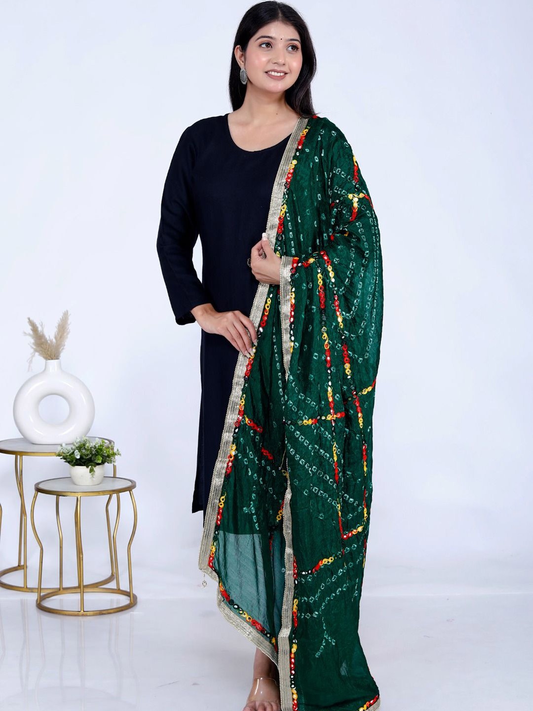 

VL SAREES Women Bandhani Dupatta with Mirror Work, Green