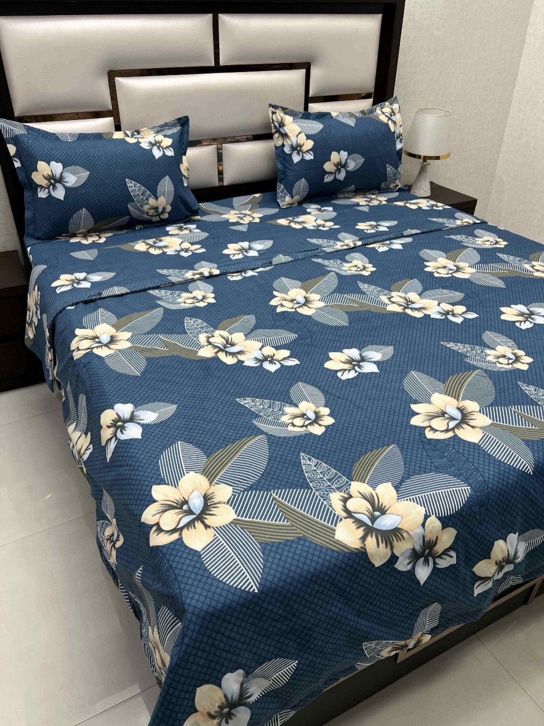 

Pure Decor Bedding of 4 Pieces Bedsheet Set (2.28m X 2.54m) with Comforter (2.21m X 2.46m), Blue