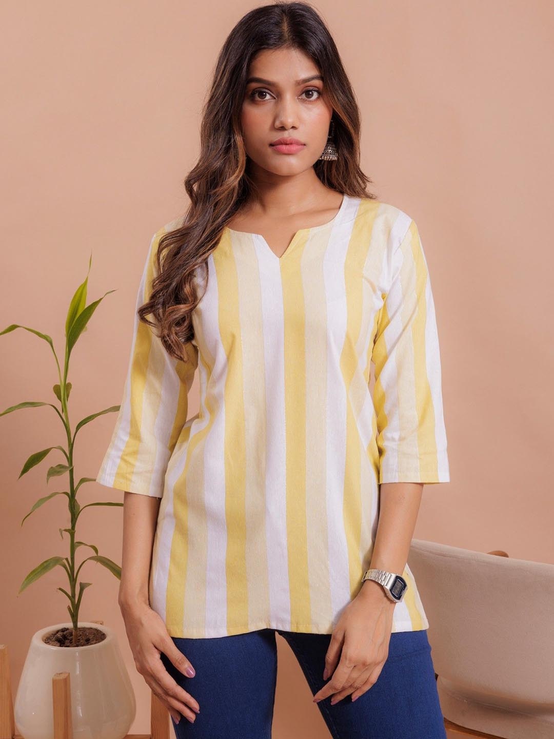 

Goti's Women Printed Kurta, Yellow