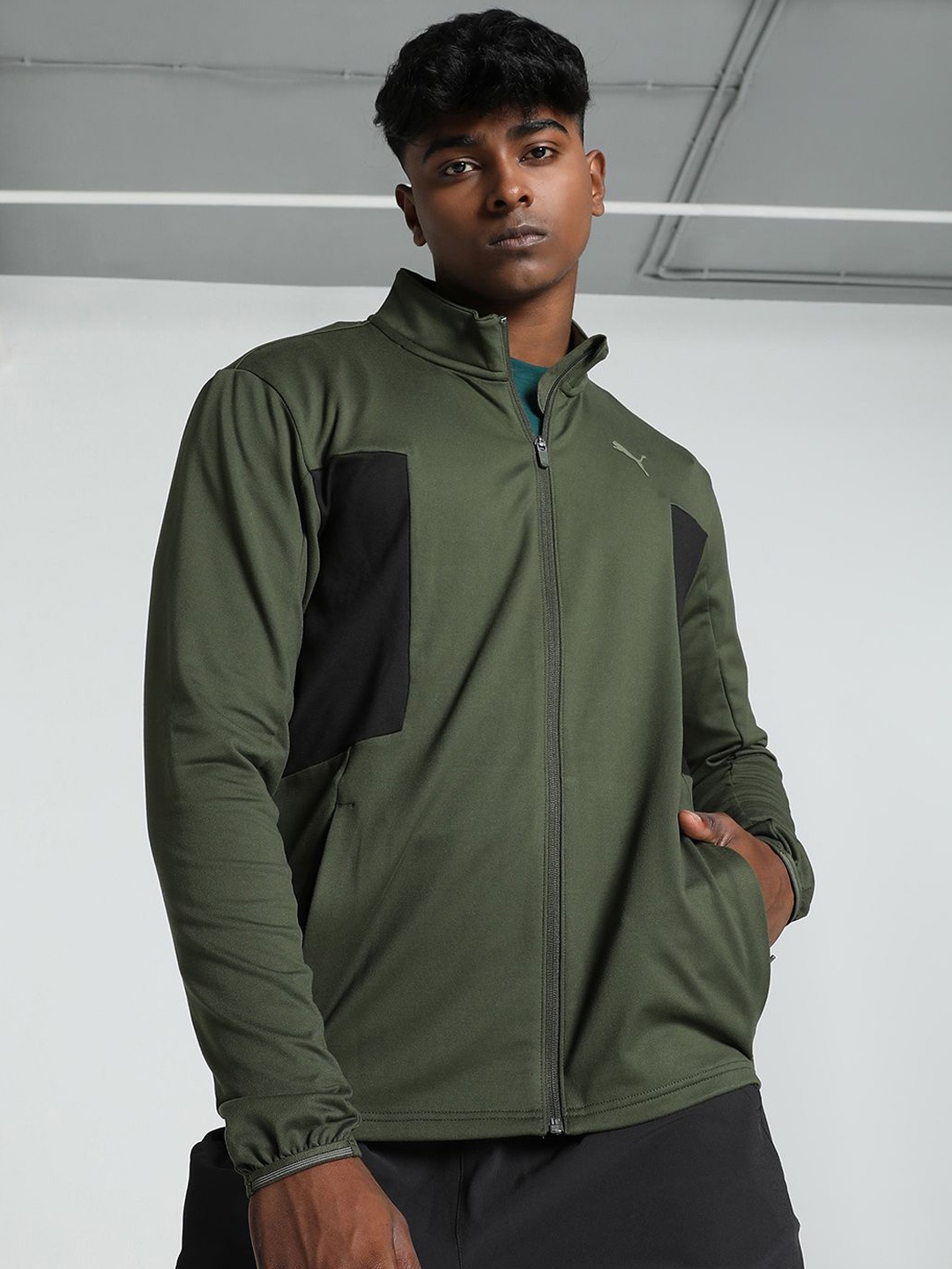 

Puma RUN CLOUDSPUN Men Mock Collar Sporty Jacket, Olive