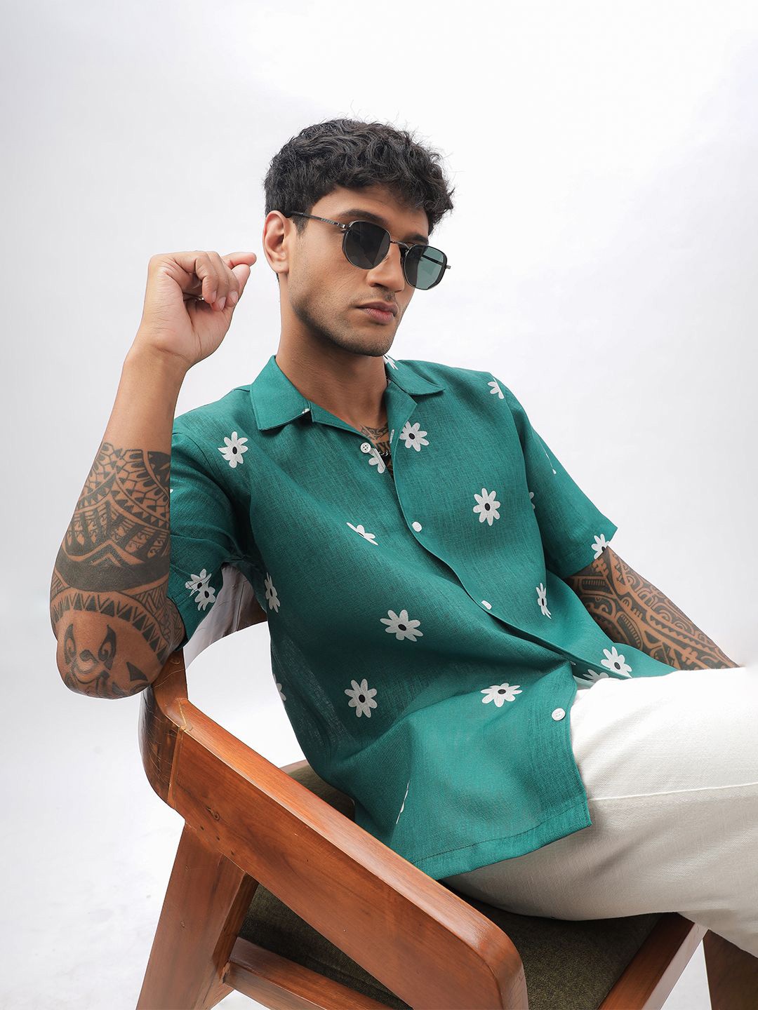 

Vestirio Men Relaxed Cuban Collar Floral Printed Linen Blend Casual Shirt, Green