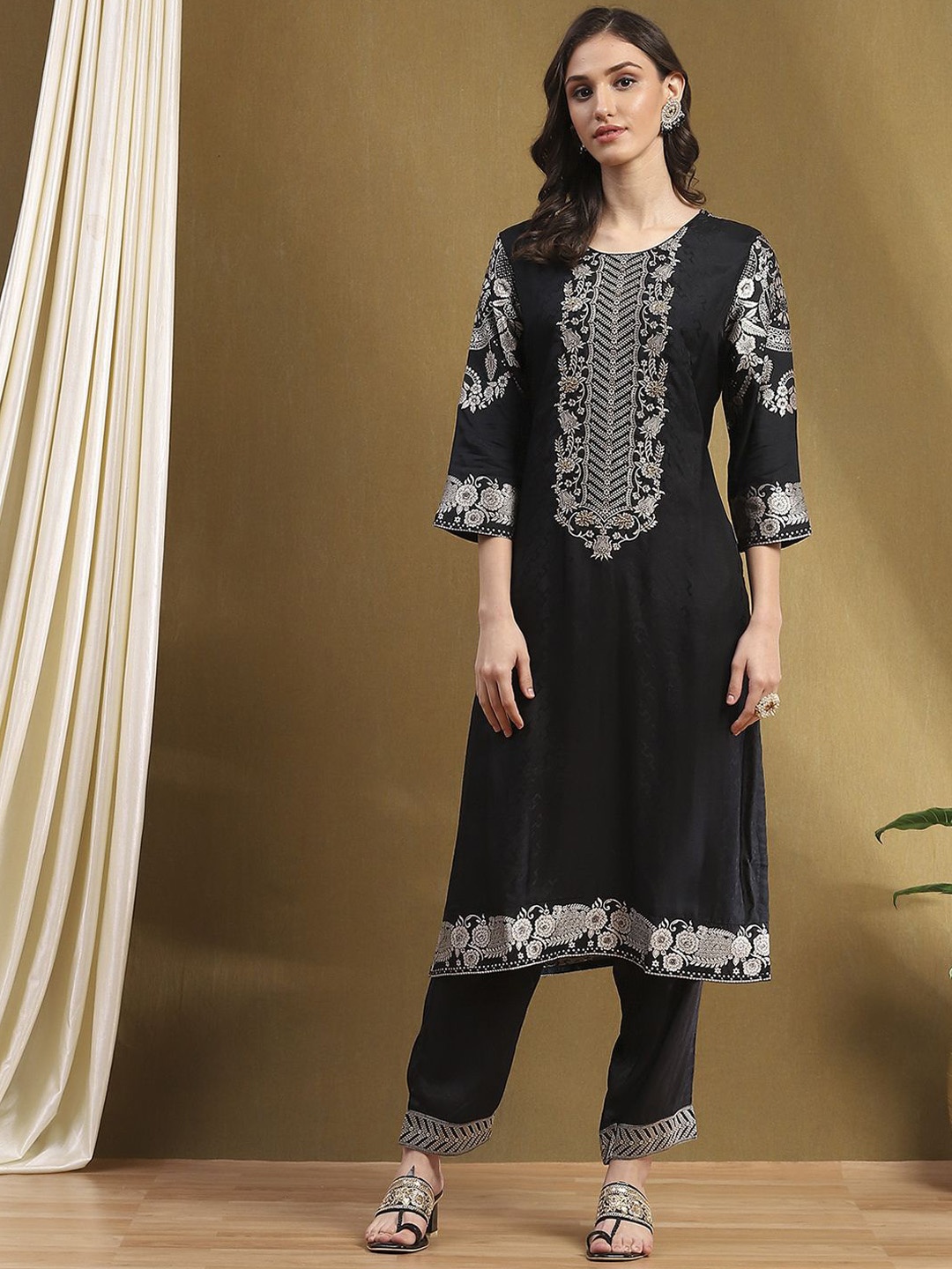 

Biba Women Round Neck Kurta with Palazzos & With Dupatta, Black