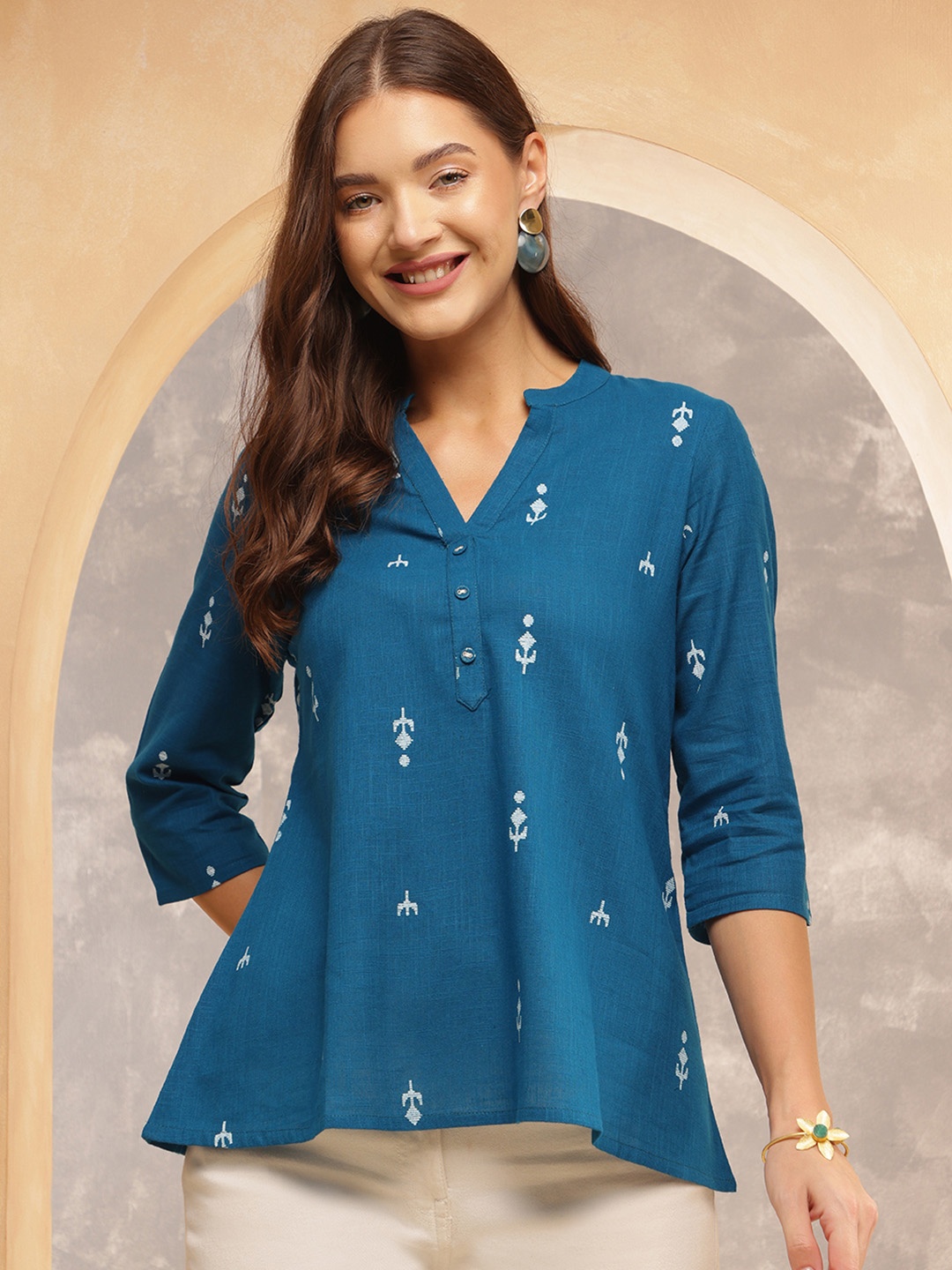 

Anouk Rustic Women Conversational Printed V-Neck Cotton Top, Teal