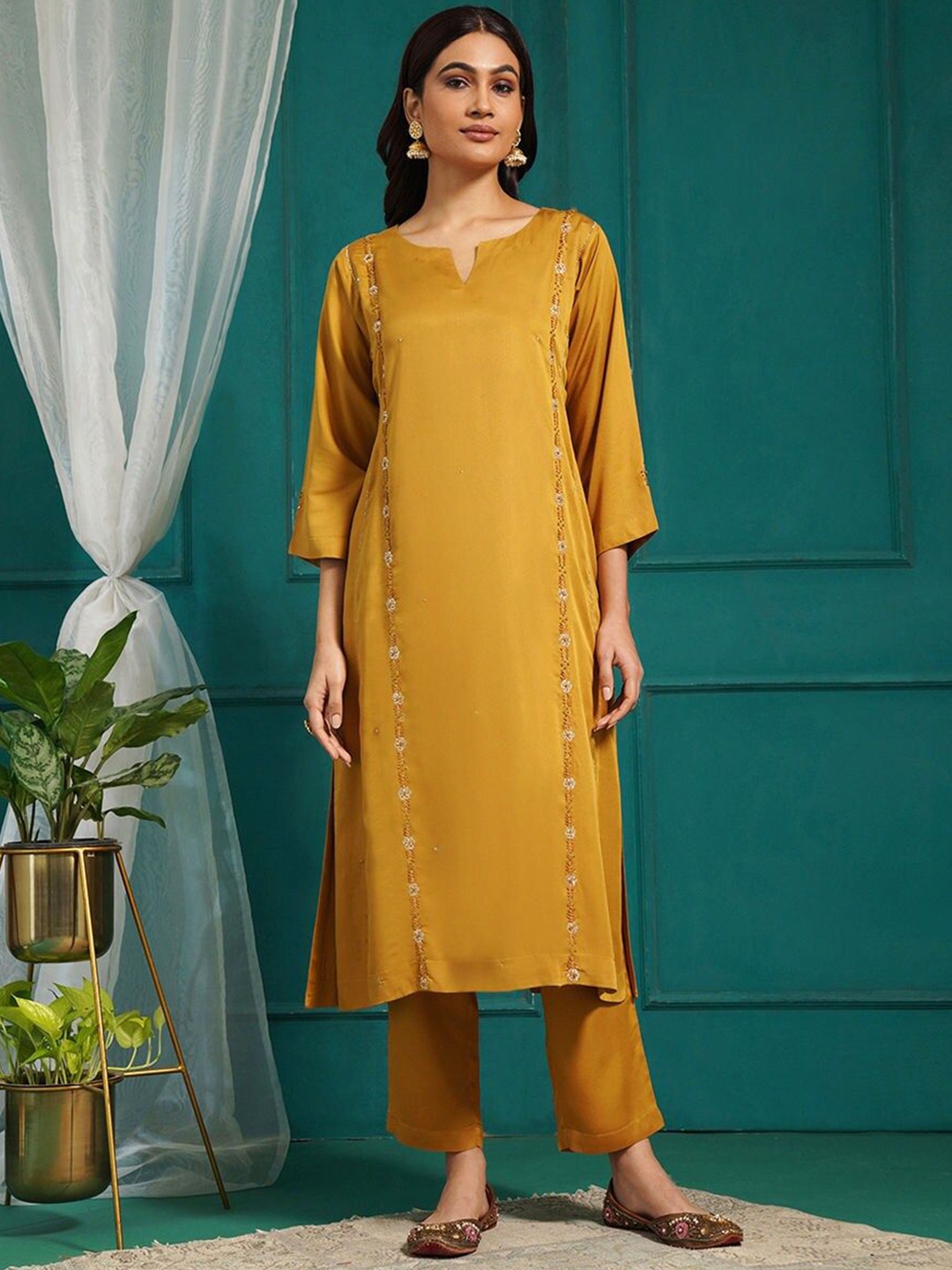 

JAYPORE Floral Embroidered Regular Thread Work Kurta With Trouser With Dupatta, Mustard