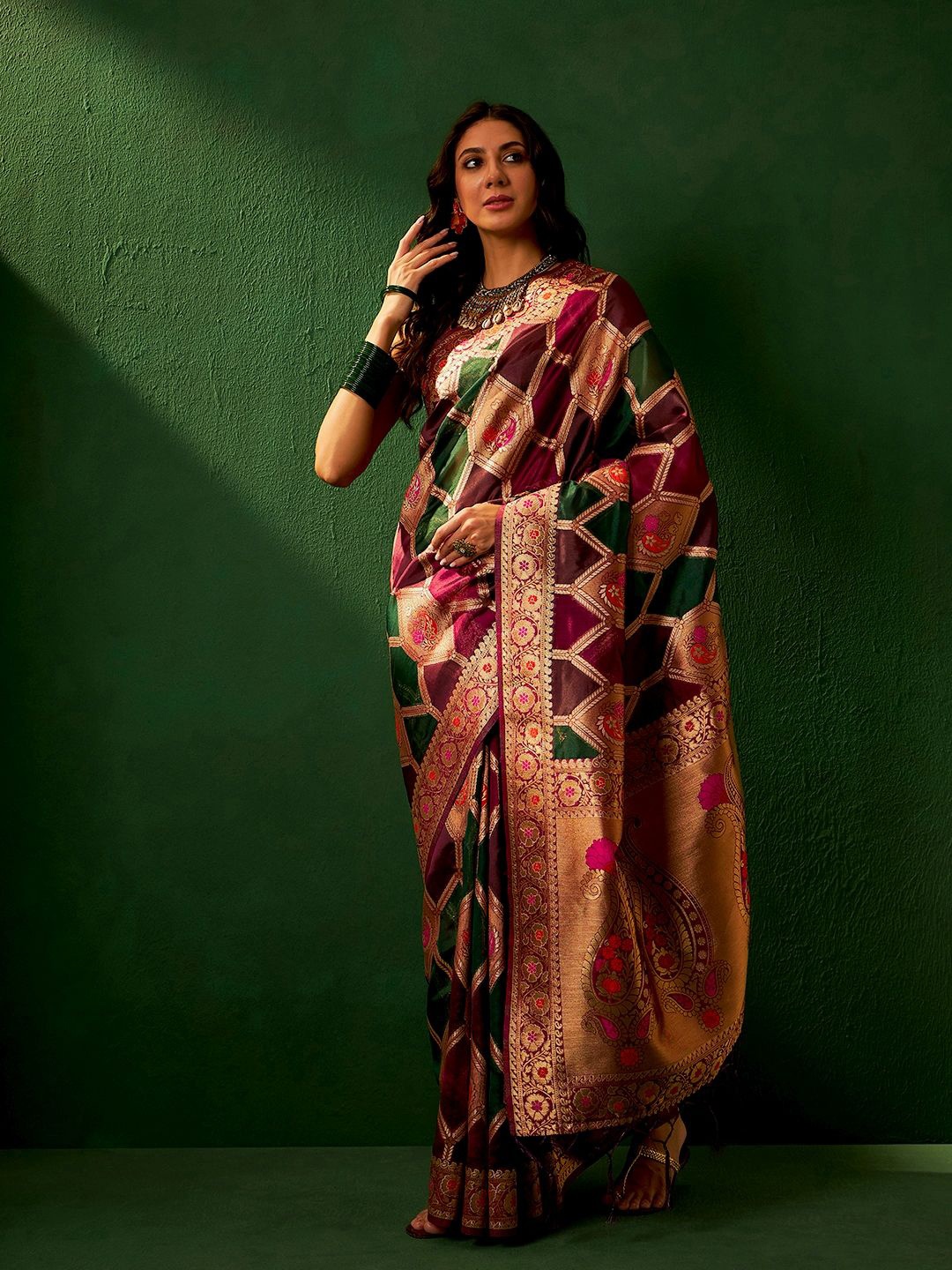 

DIVASTRI Woven Design Zari Organza Designer Banarasi Saree, Red