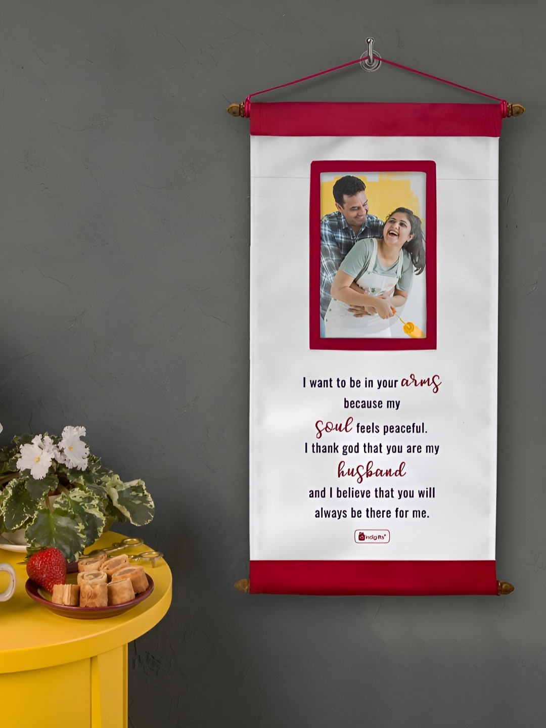 

Indigifts White & Red Message Scroll Card With Photo