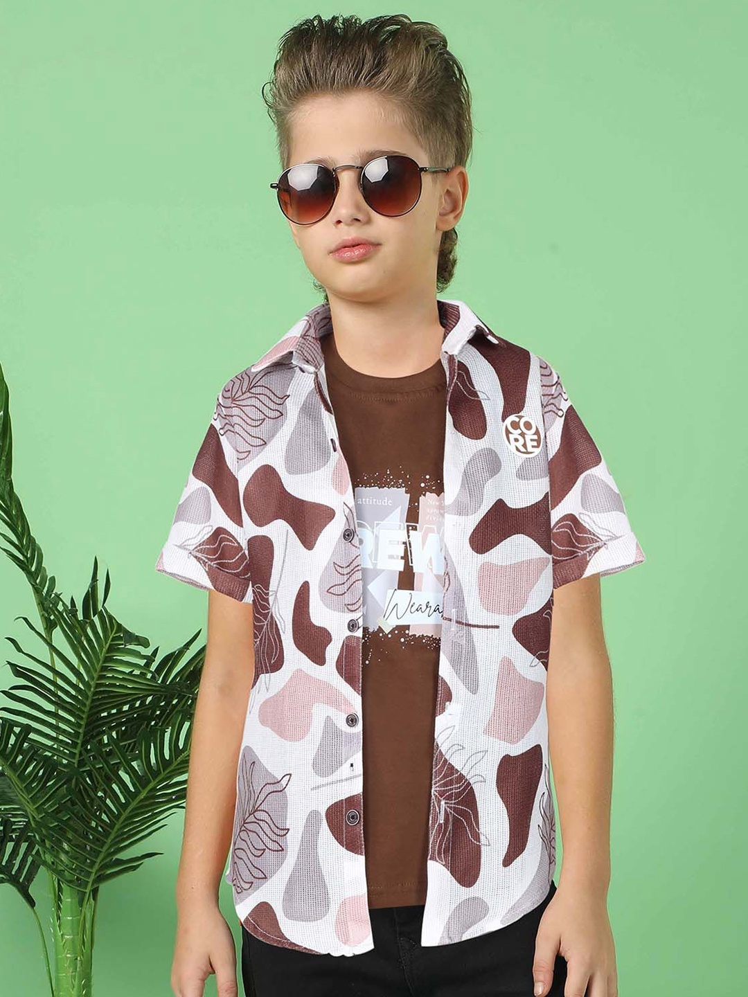 

MashUp Boys Classic Spread Collar Abstract Printed Cotton Casual Shirt, Brown