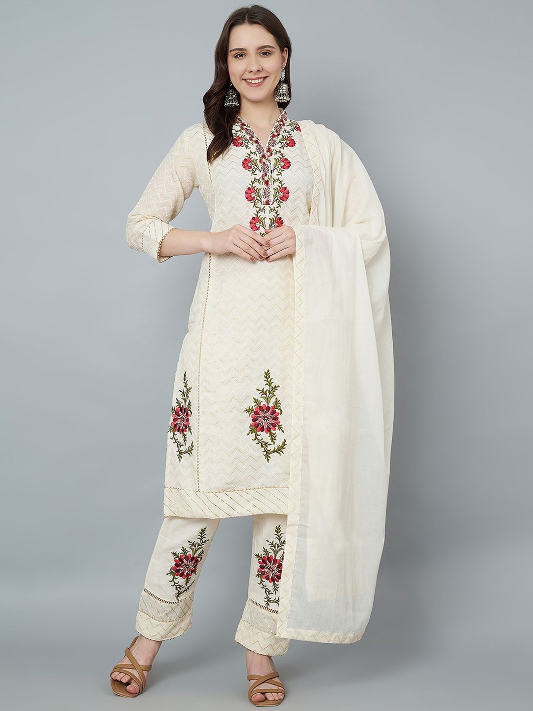 

Trend Level Women Embroidered Khadi Handloom Kurta, Off white