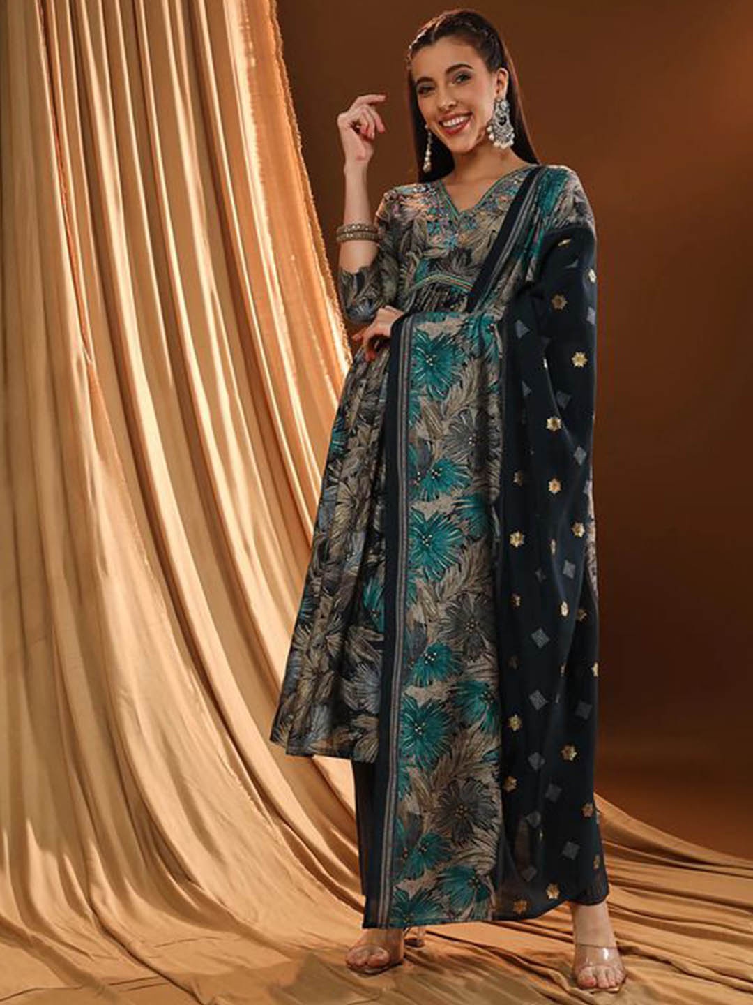

VESH Women Floral Printed Empire Beads and Stones Pure Cotton Kurta with Trouser & Dupatta, Green