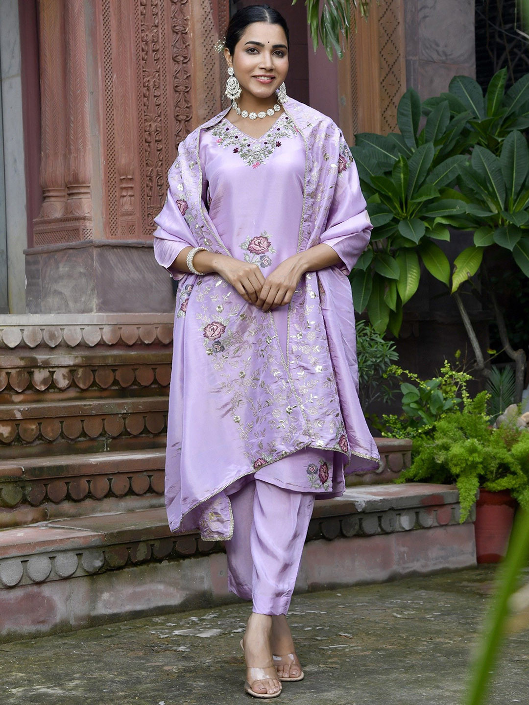 

VAASVA JAIPUR Women Floral Regular Thread Work Emboidered Kurta with Trousers &Dupatta, Lavender