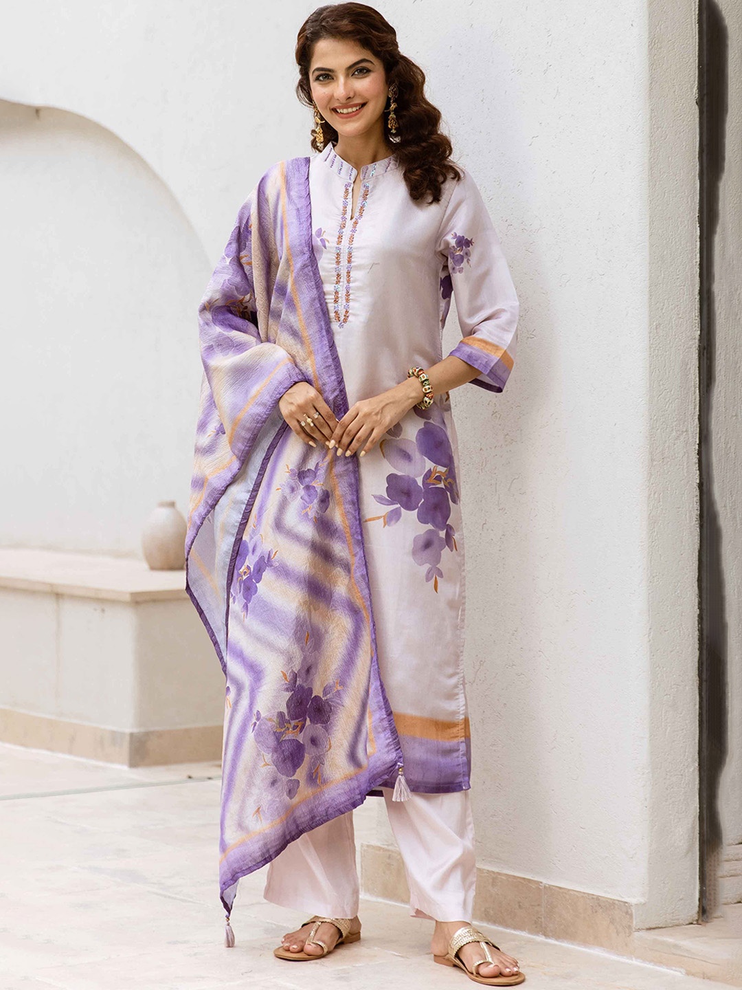 

Nehamta Women Floral Printed Regular Kantha Work Kurta with Palazzos & Dupatta, Purple