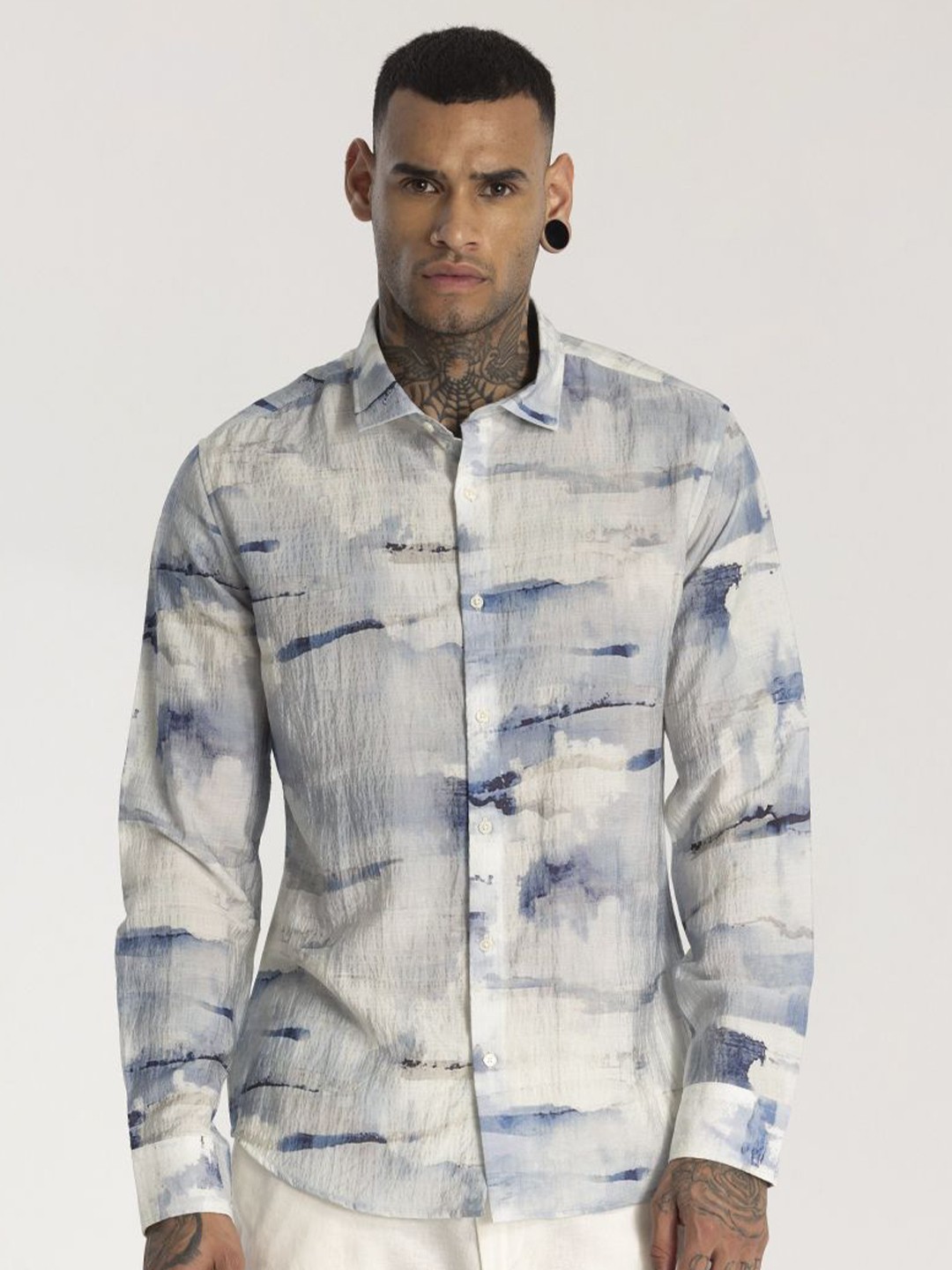 

Snitch Men Smart Spread Collar Abstract Printed Slim Fit Casual Shirt, White