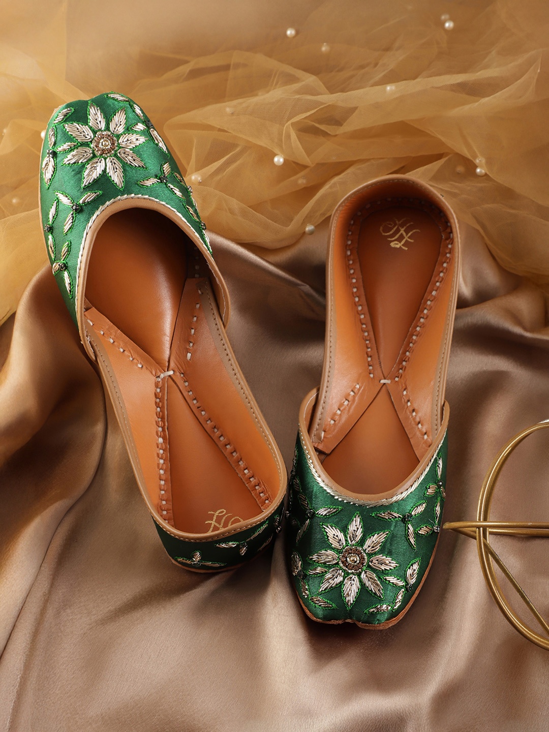 

House of Pataudi Women Ethnic Embellished Leather Mojaris, Green