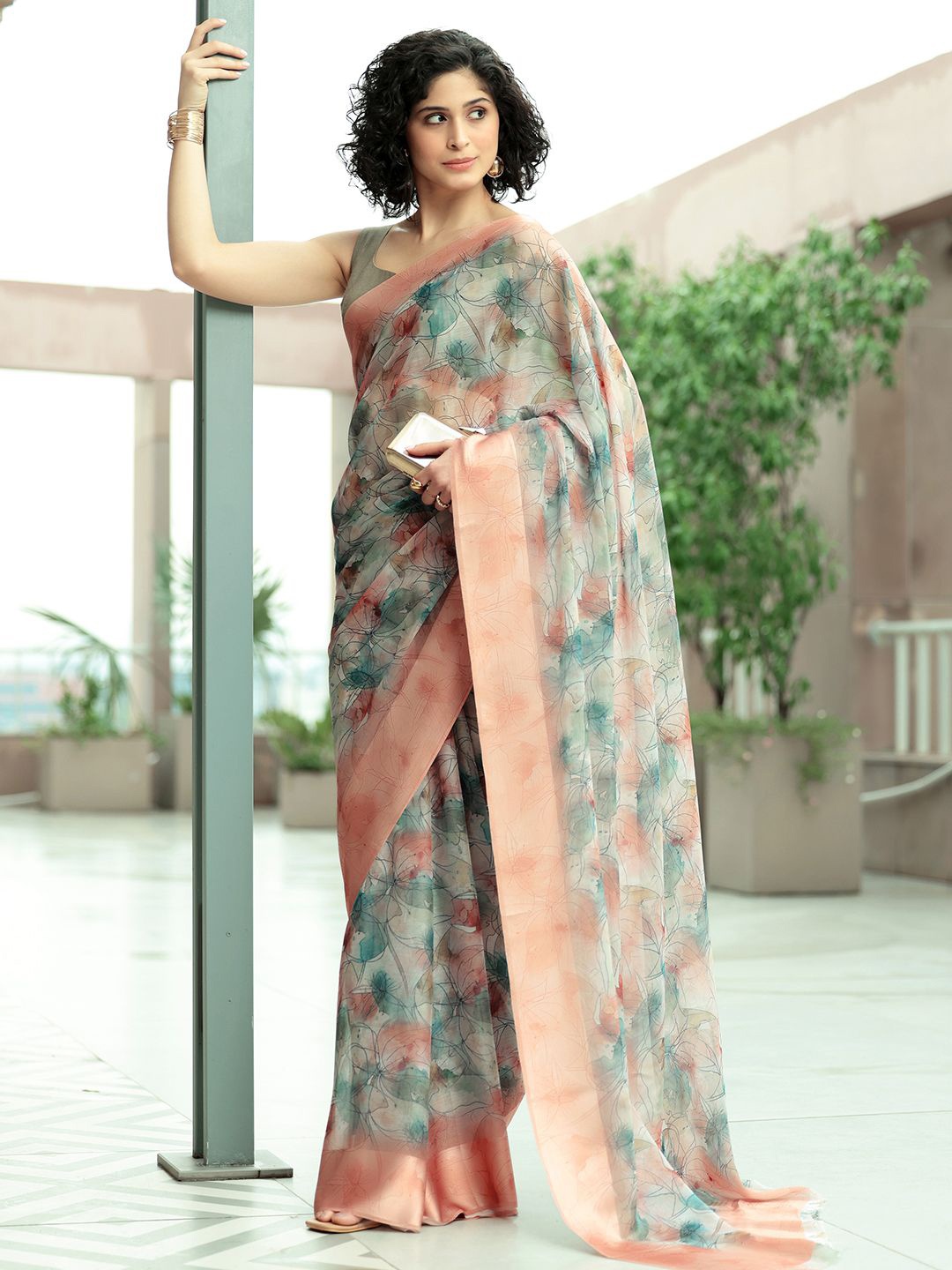 

Libas Floral Poly Chiffon Saree, Peach