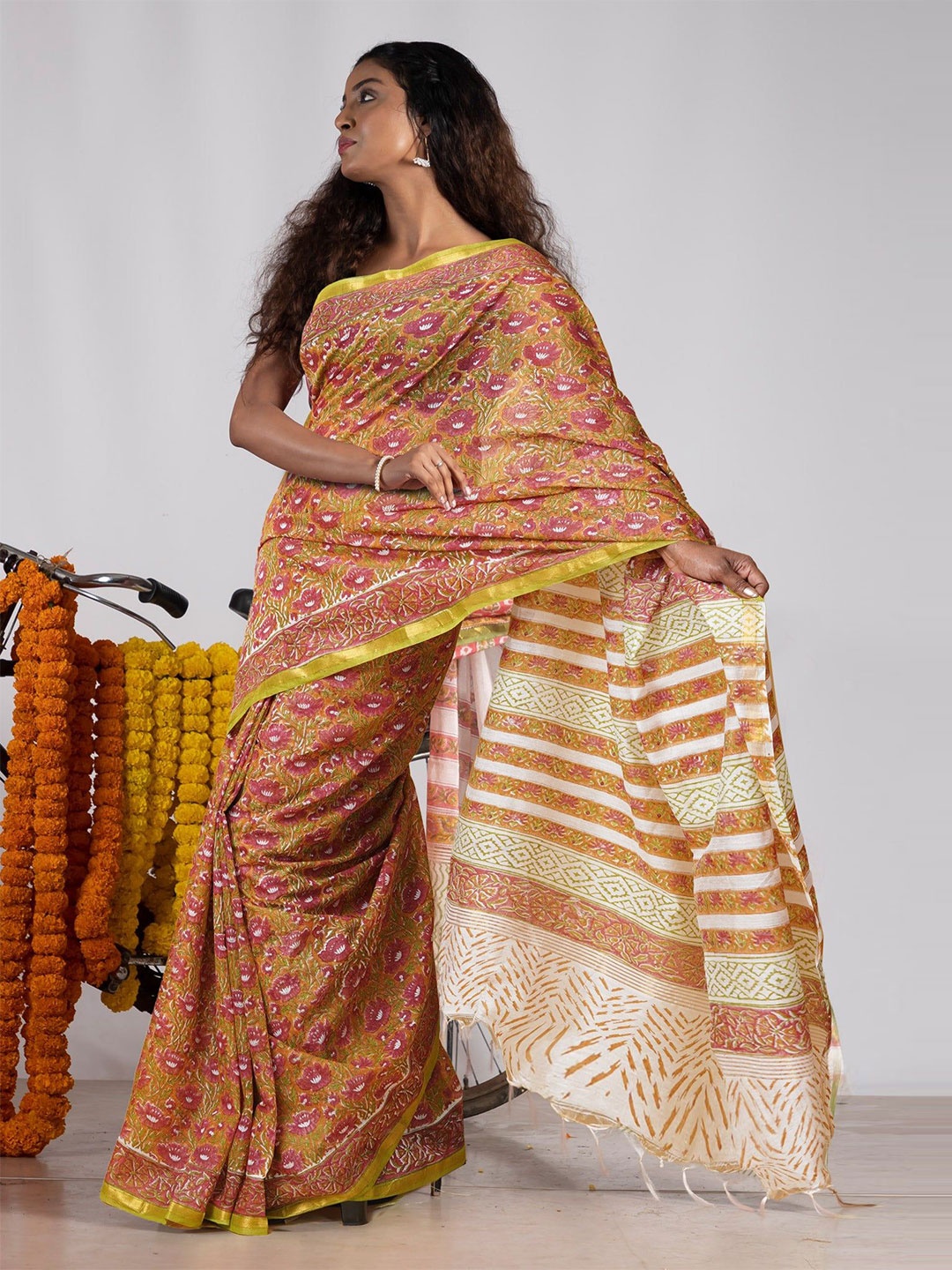

Unnati Silks Floral Zari Handloom Chanderi Saree, Brown