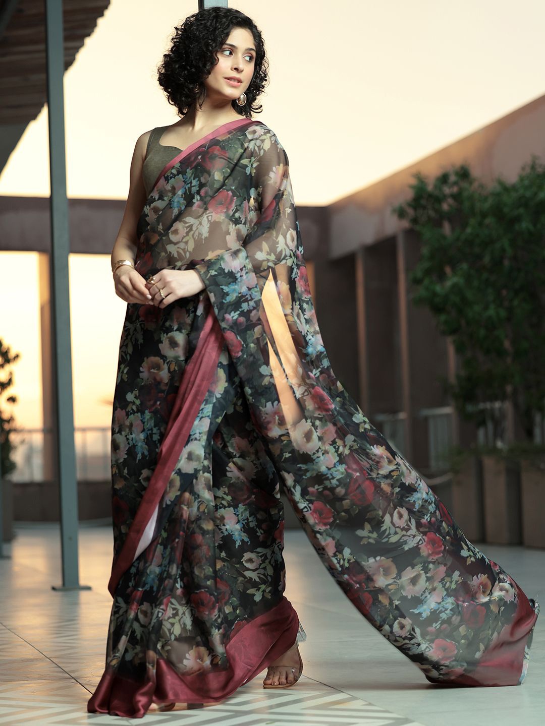 

Libas Floral Printed Daily Wear Saree, Black