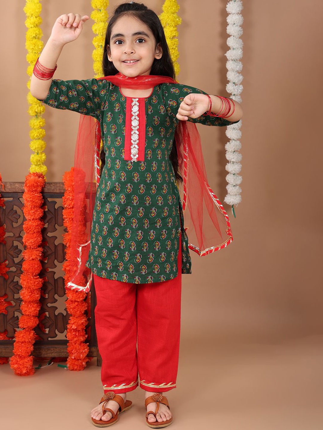 

Here&Now X Kinder Kids Girls Pure Cotton Kurta Set With Dupatta, Green