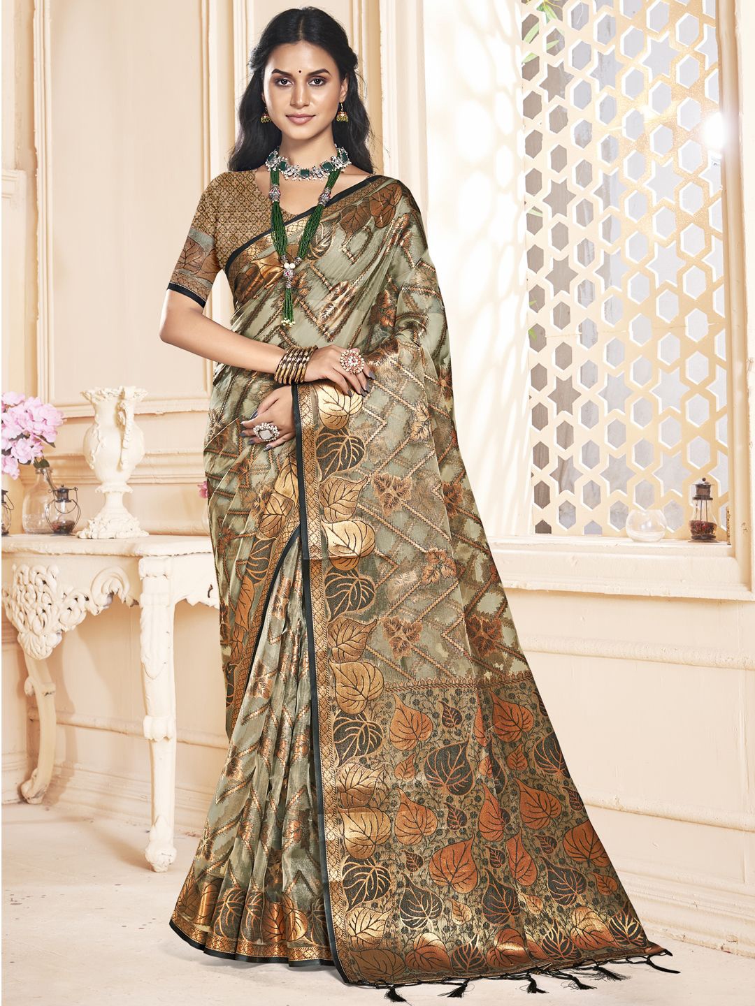 

SANGAM PRINTS Woven Design Tussar Saree, Grey