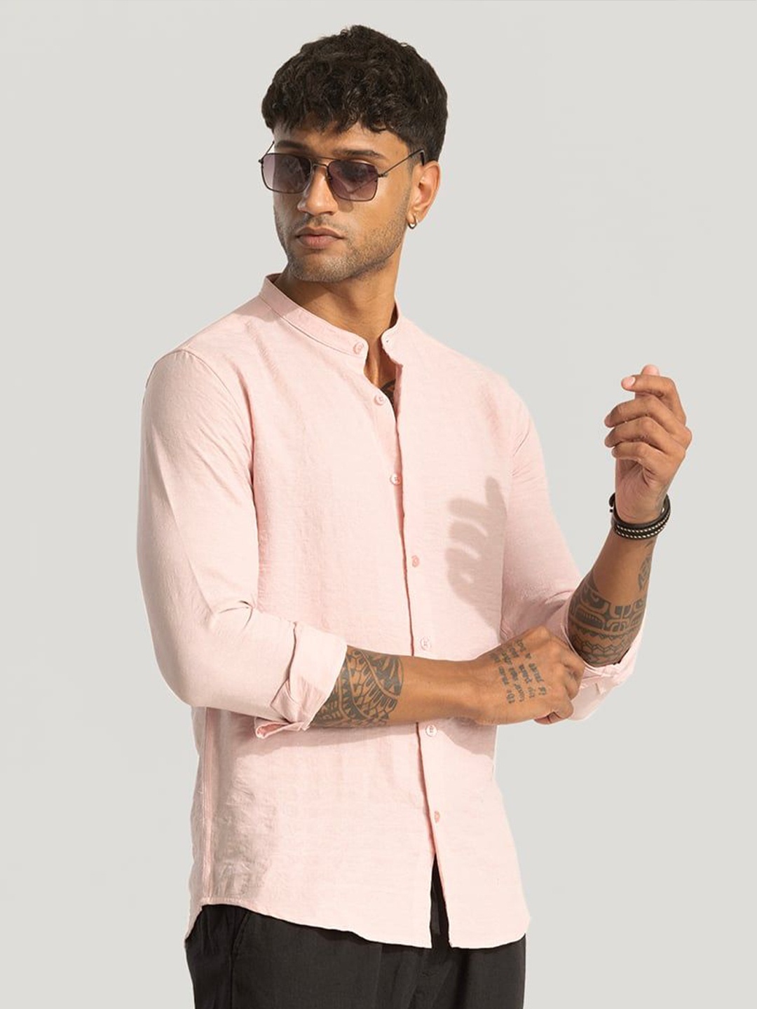 

Snitch Men Smart Band Collar Solid Slim Fit Casual Shirt, Peach
