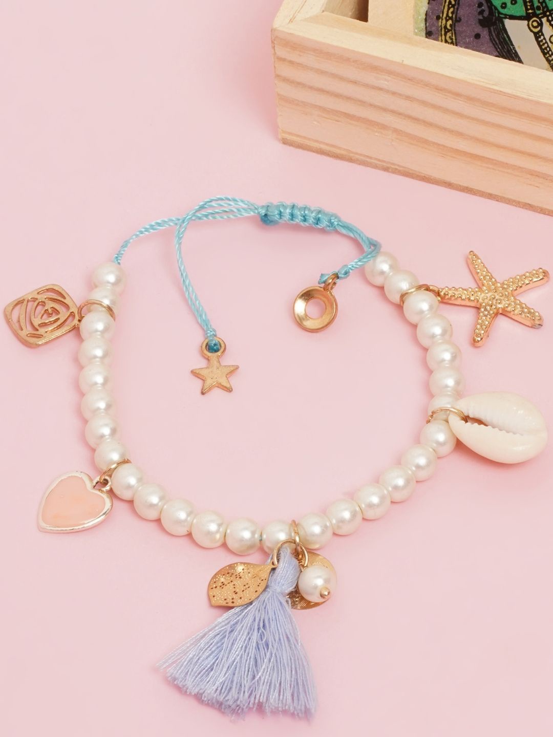 

KPOP Gold-Plated Pearls Beaded Charm Bracelet