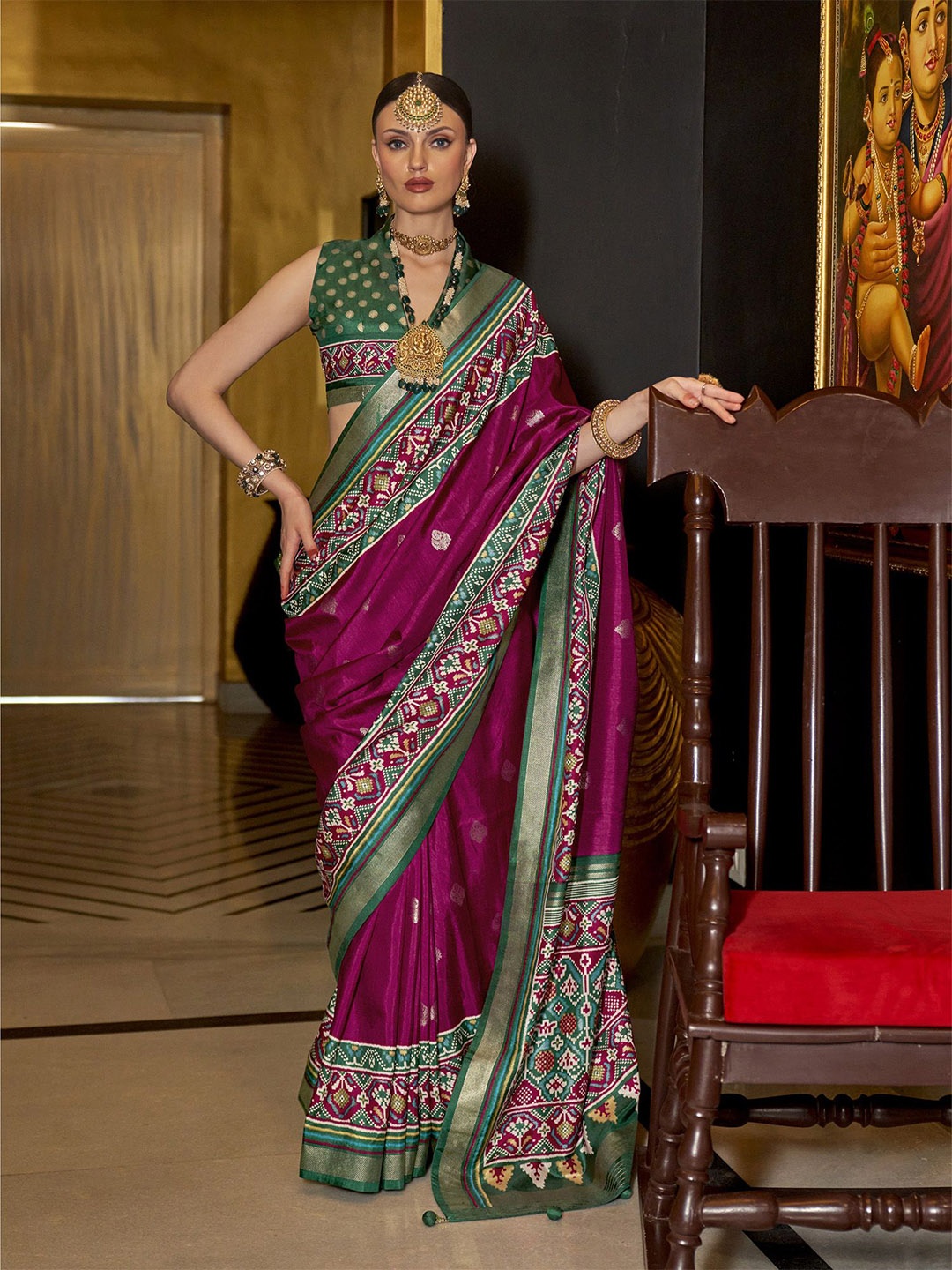 

elora Woven Design Zari Patola Saree, Purple