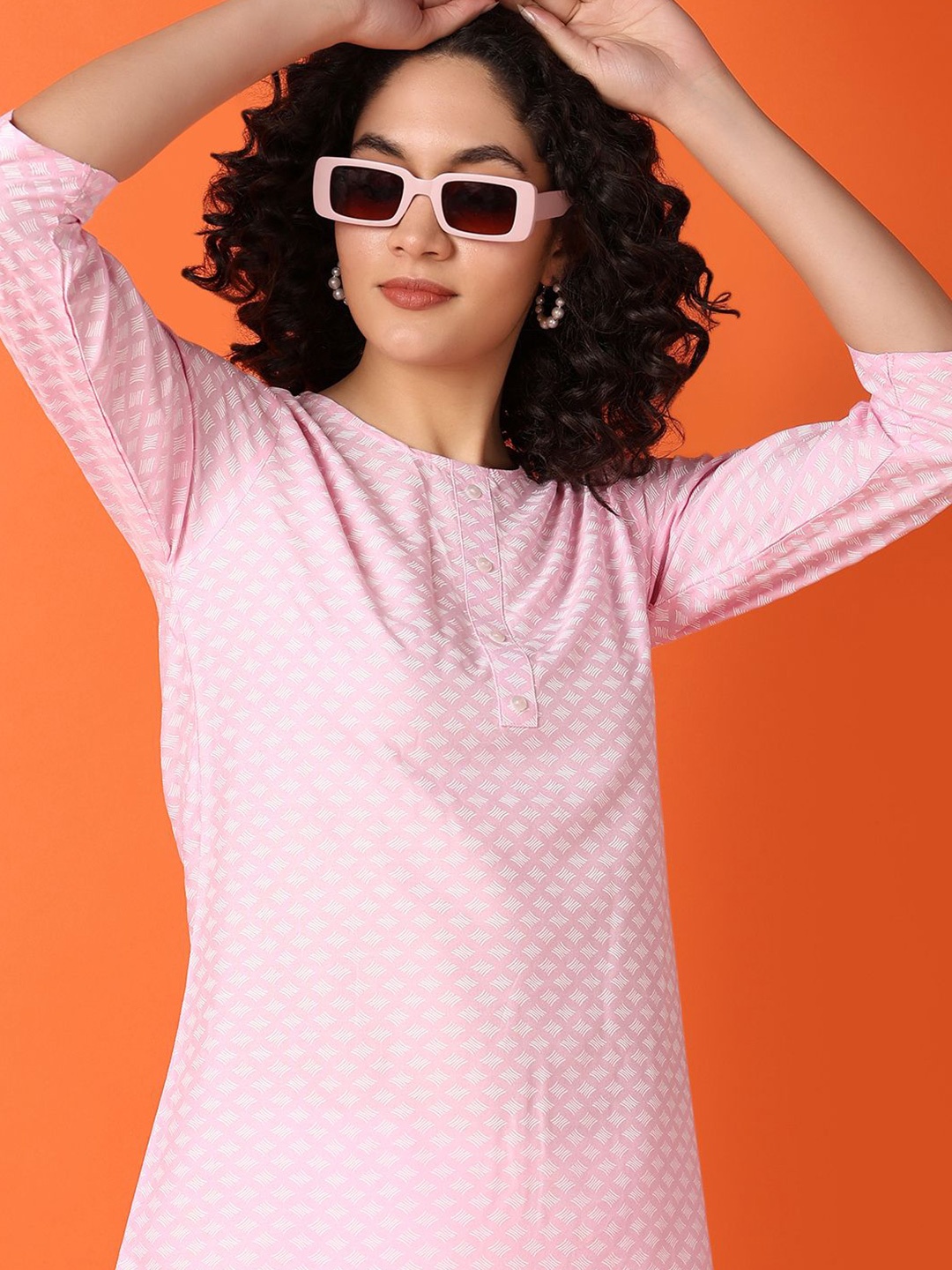 

V-Mart Women Printed Round Neck Tunic, Pink
