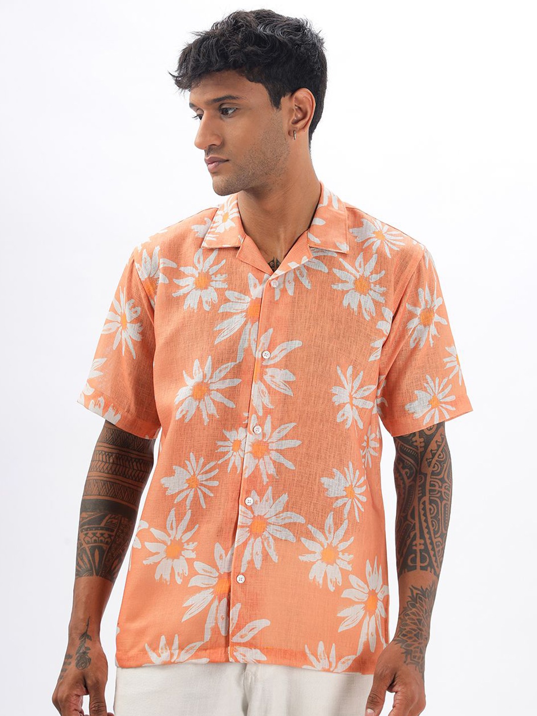 

Vestirio Men Relaxed Cuban Collar Floral Printed Linen Blend Casual Shirt, Orange