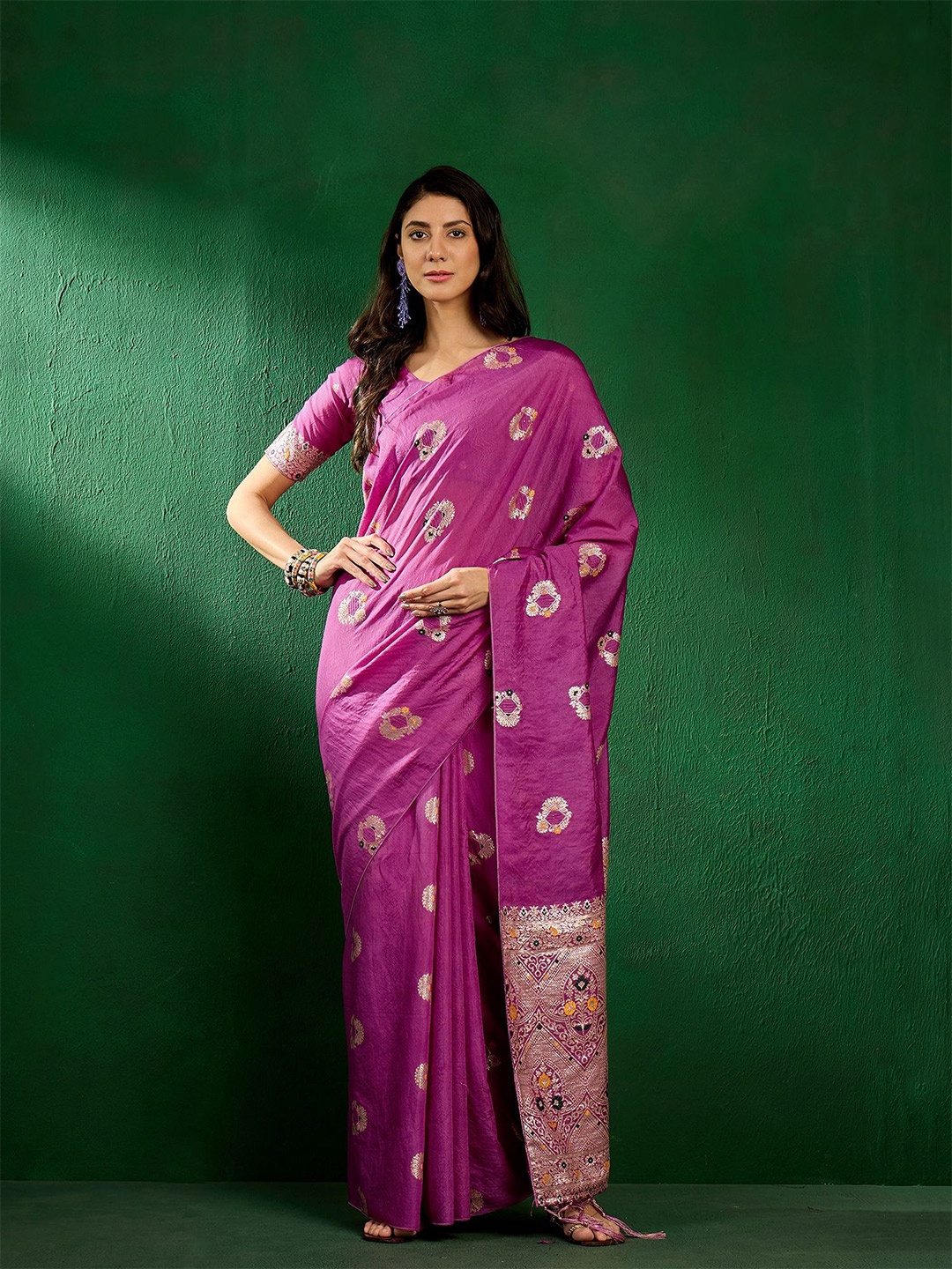 

Maroosh Embellished Sequinned Silk Blend Fusion Banarasi Saree, Lavender