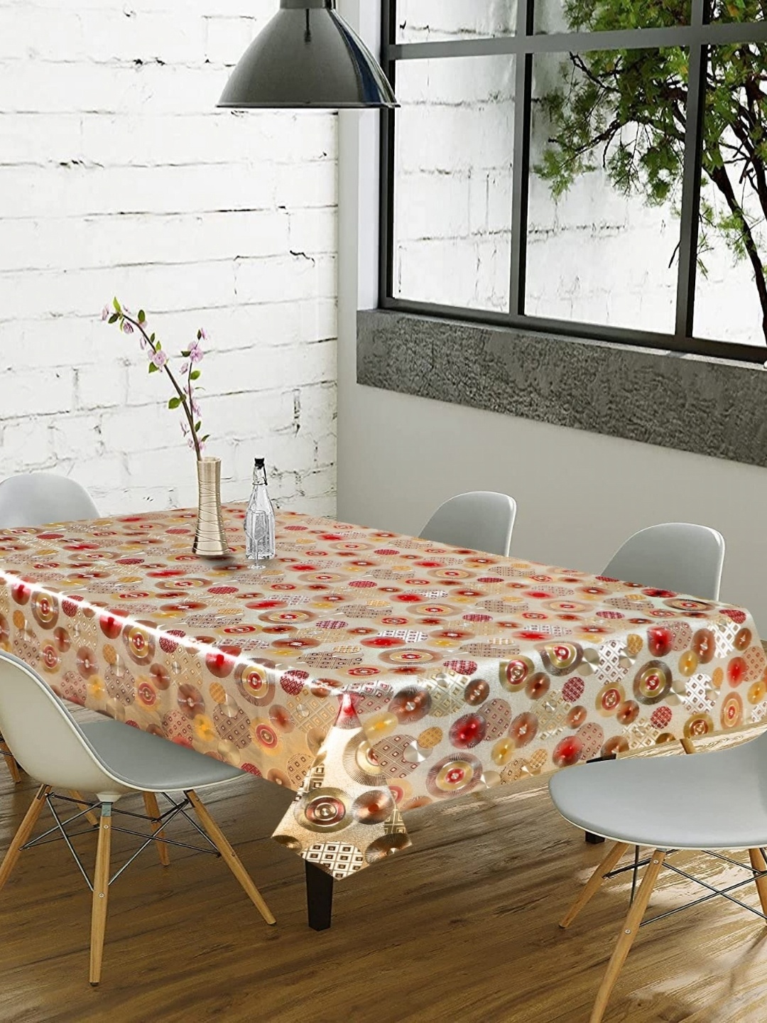 

LooMantha Gold-Toned Floral Waterproof Plastic 6-Seater Table Cover