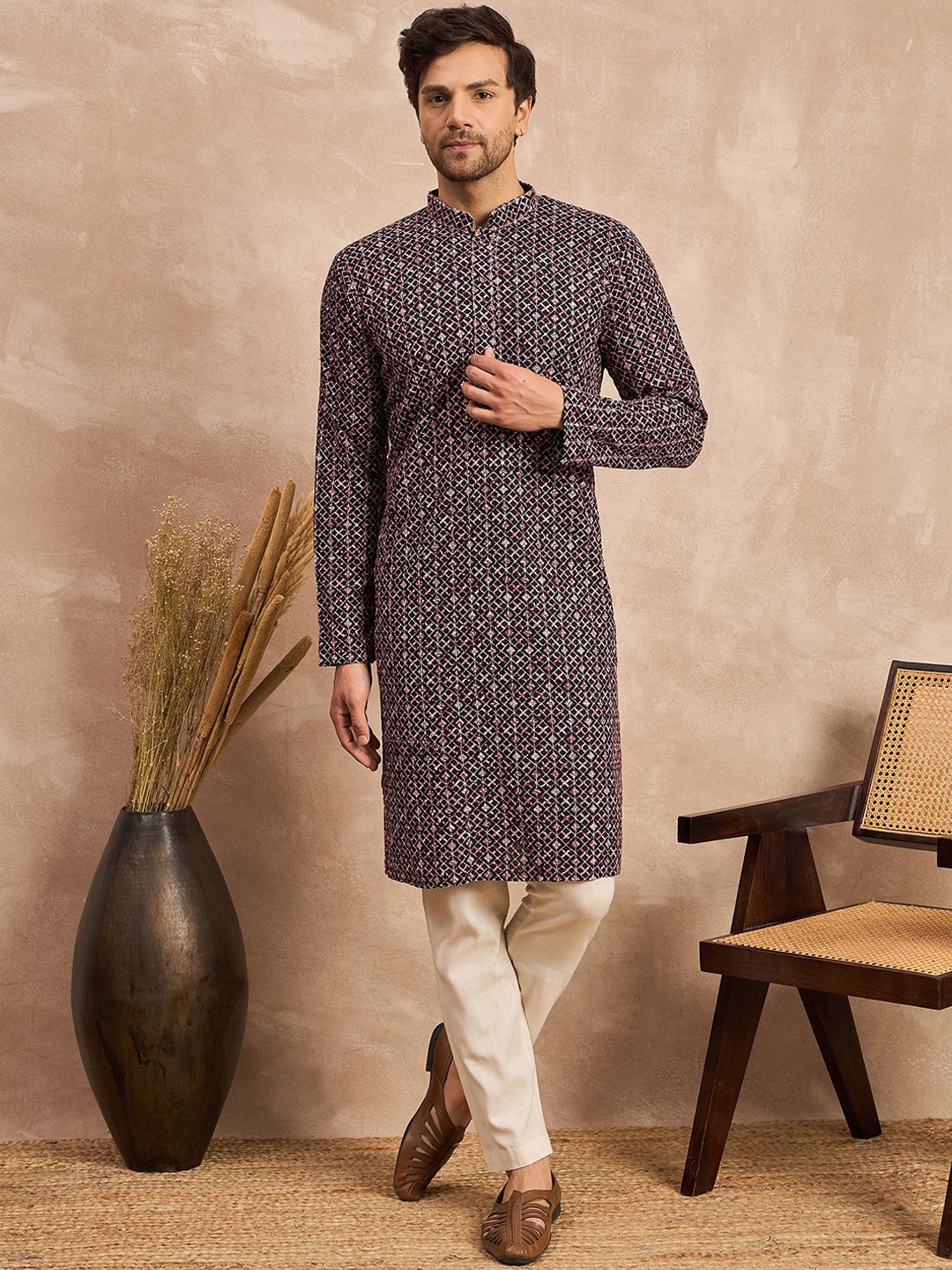 

House of Pataudi Embroidered Straight Kurtas, Maroon