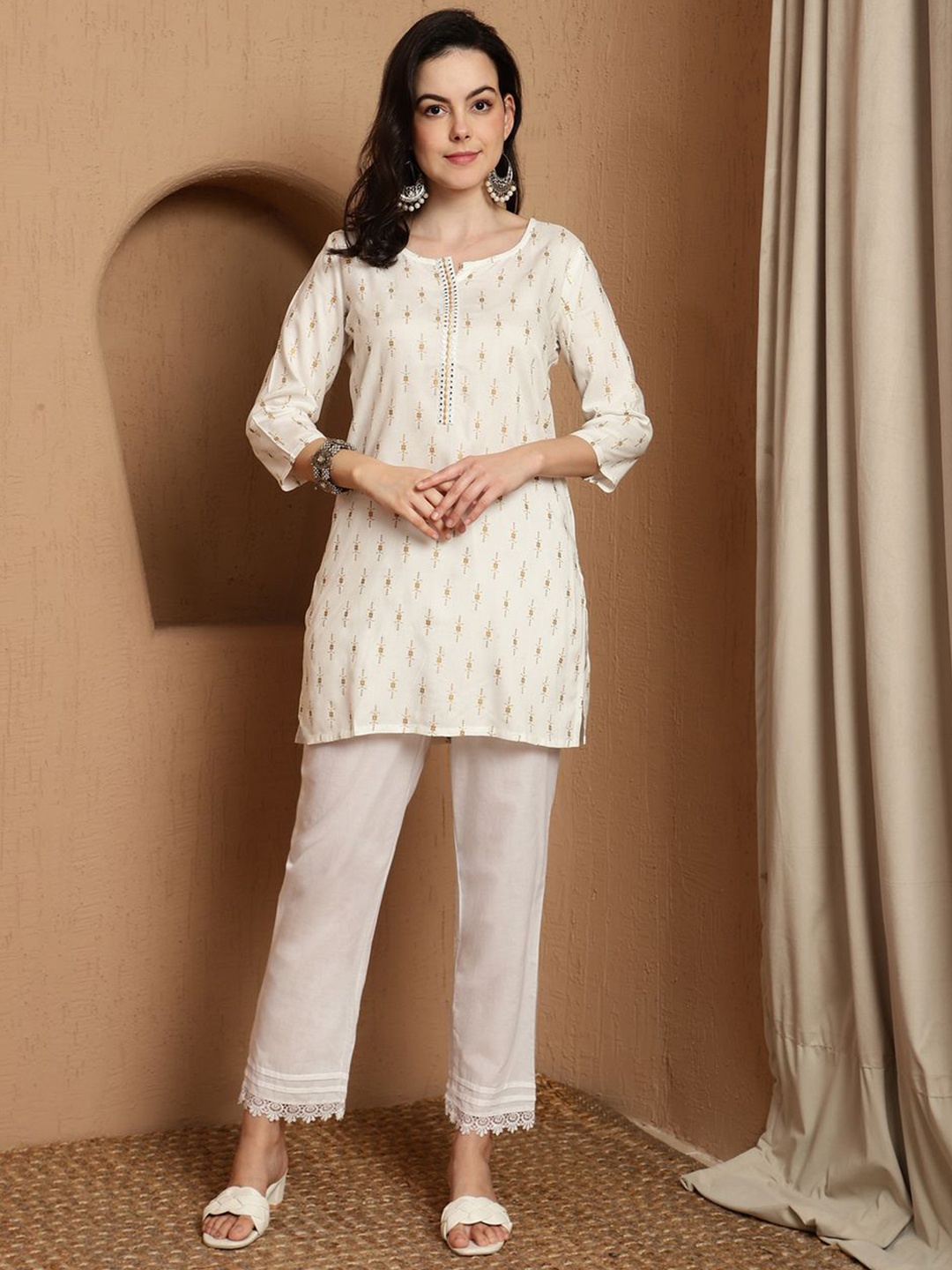 

Sangria Women Printed Tunic With Trousers Co-Ords, White