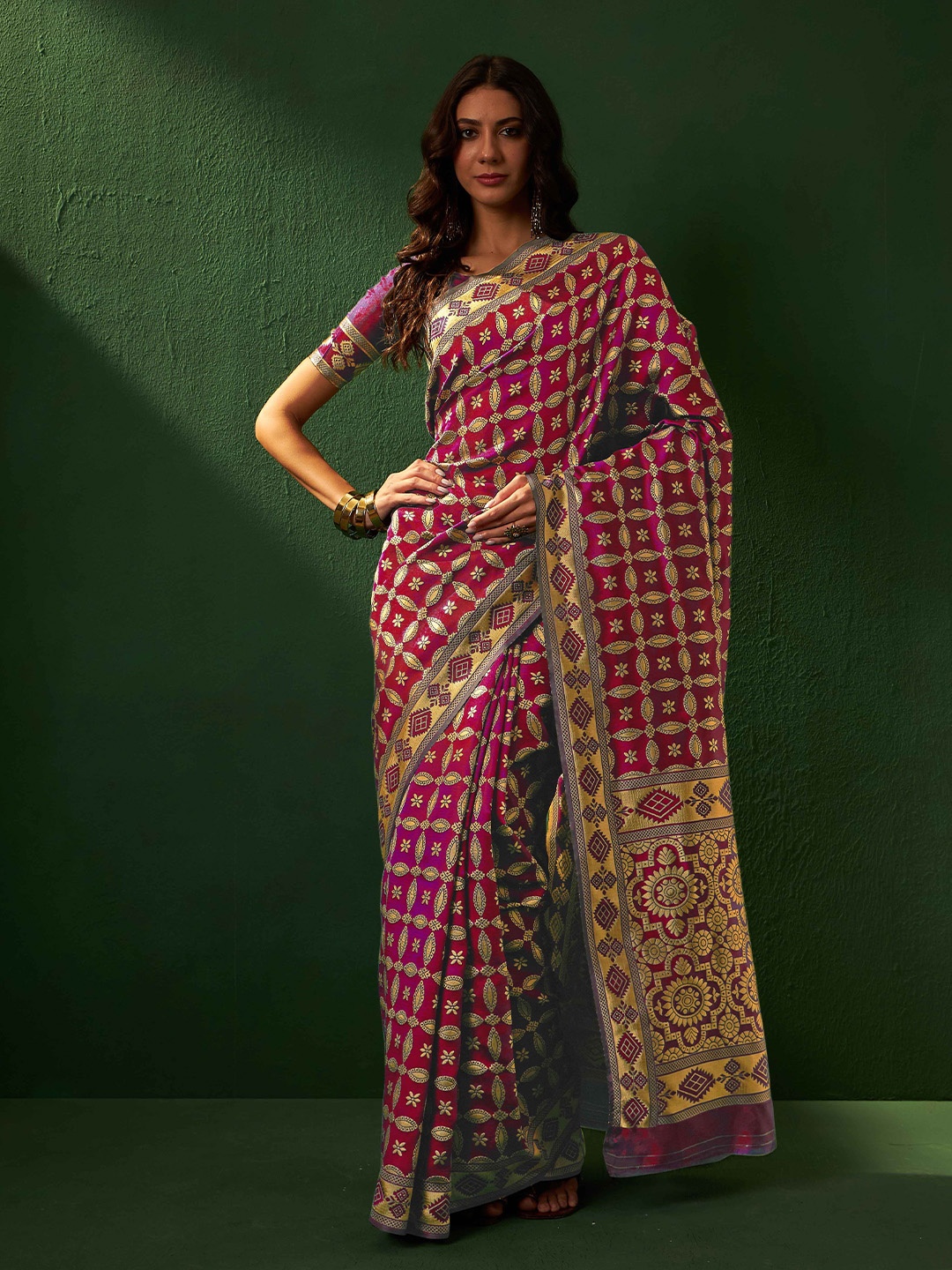 

DIVASTRI Woven Design Ethnic Motifs Zari Designer Banarasi Saree, Pink