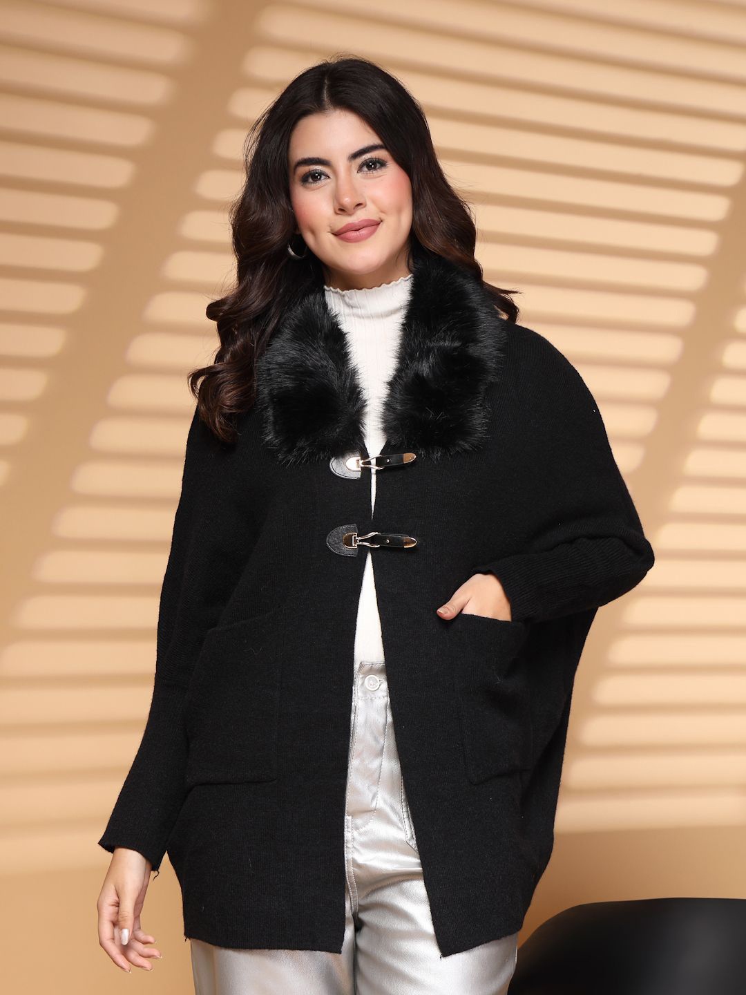 

Mafadeny V-Neck Coats, Black