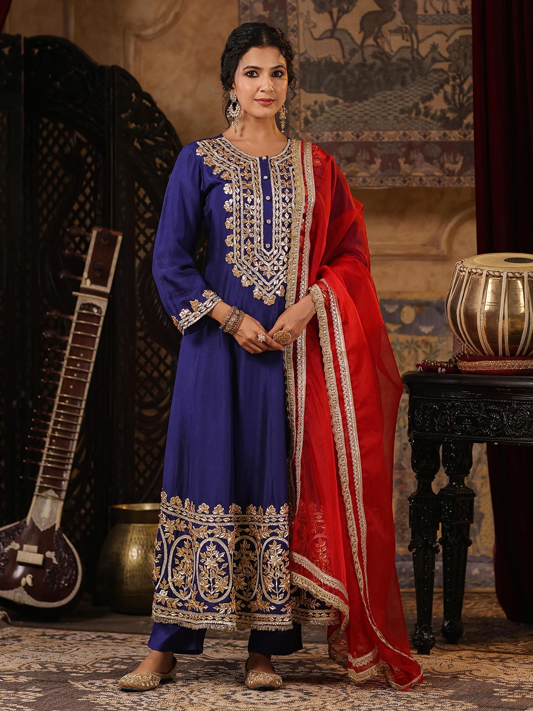 

SCAKHI Ethnic Motifs Embroidered Gotta Patti Dupion Silk Kurta with Trousers & Dupatta, Navy blue