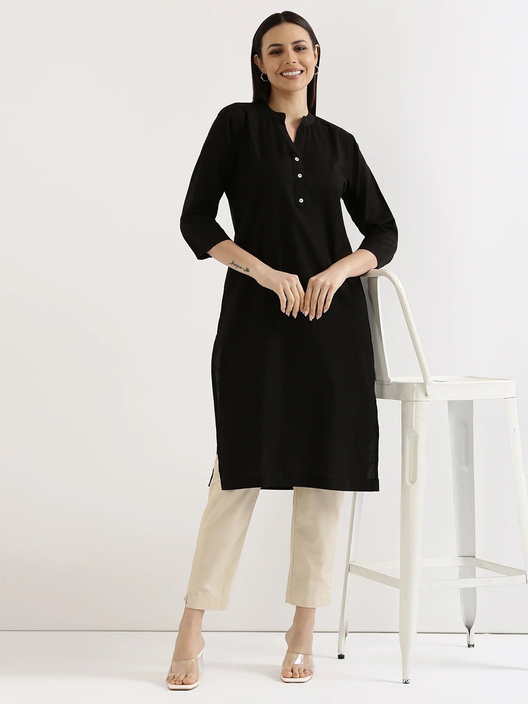 

KALINI Mandarin Collar Straight Kurta, Black