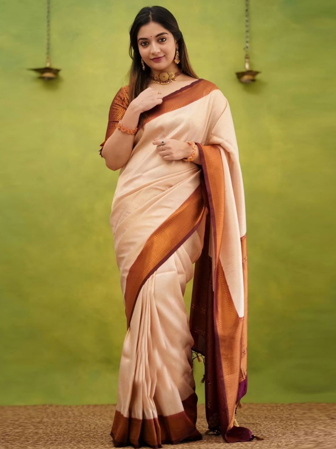 

HANDSEL Woven Design Pure Silk Banarasi Saree, Cream