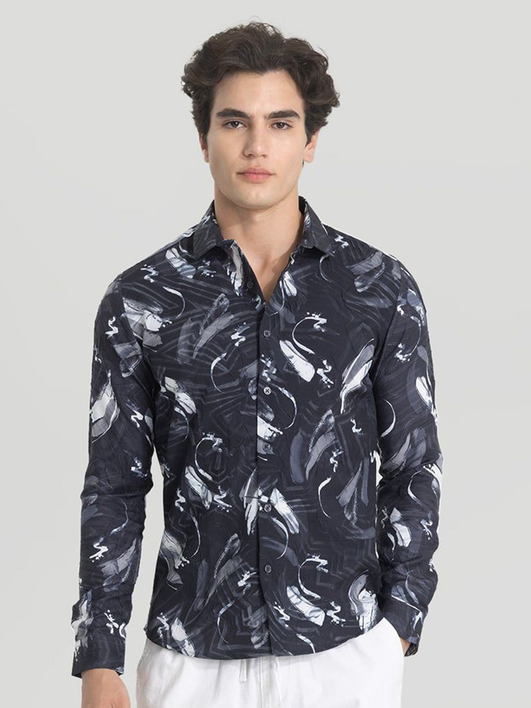

Snitch Men Smart Spread Collar Abstract Printed Slim Fit Casual Shirt, Charcoal