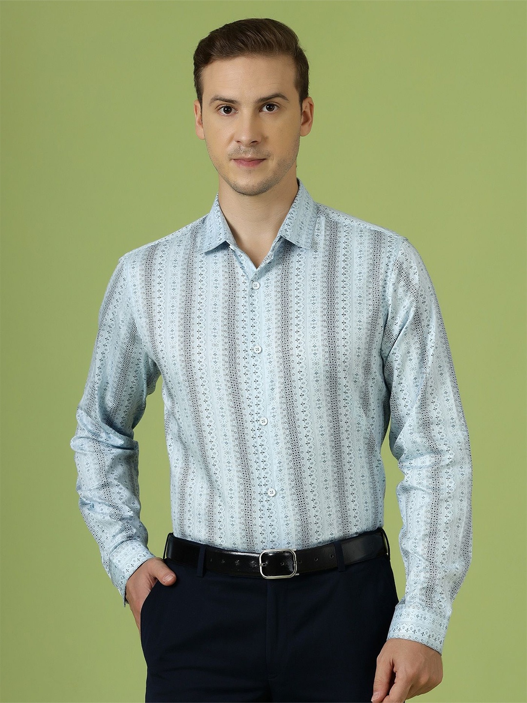 

Gavin Paris Men Relaxed Spread Collar Vertical Striped Cotton Semiformal Shirt, Blue
