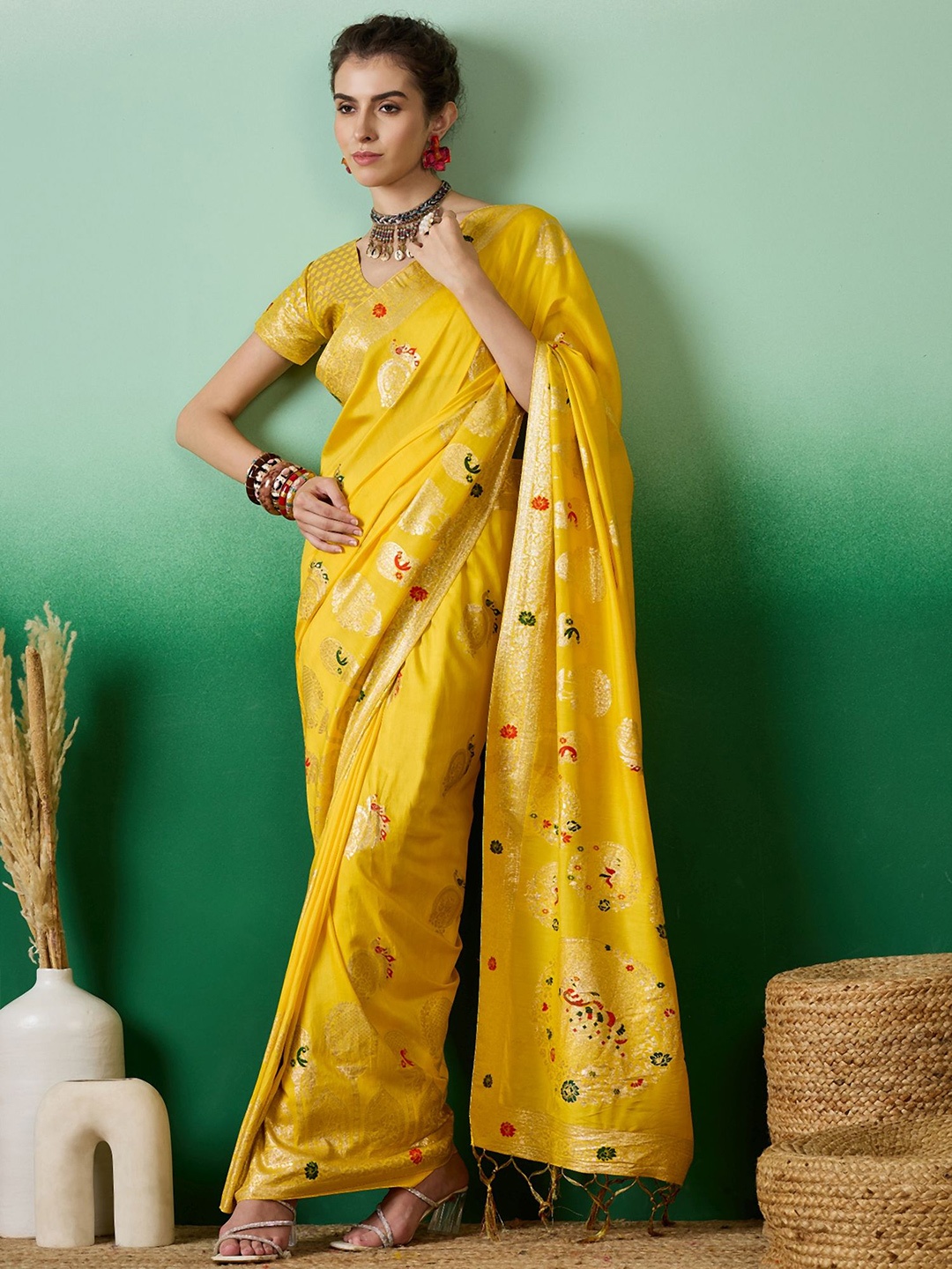 

Maroosh Floral Zari Silk Blend Fusion Banarasi Zari Saree, Yellow