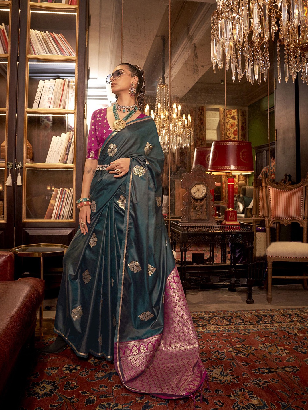 

elora Woven Design Zari Banarasi Saree, Green