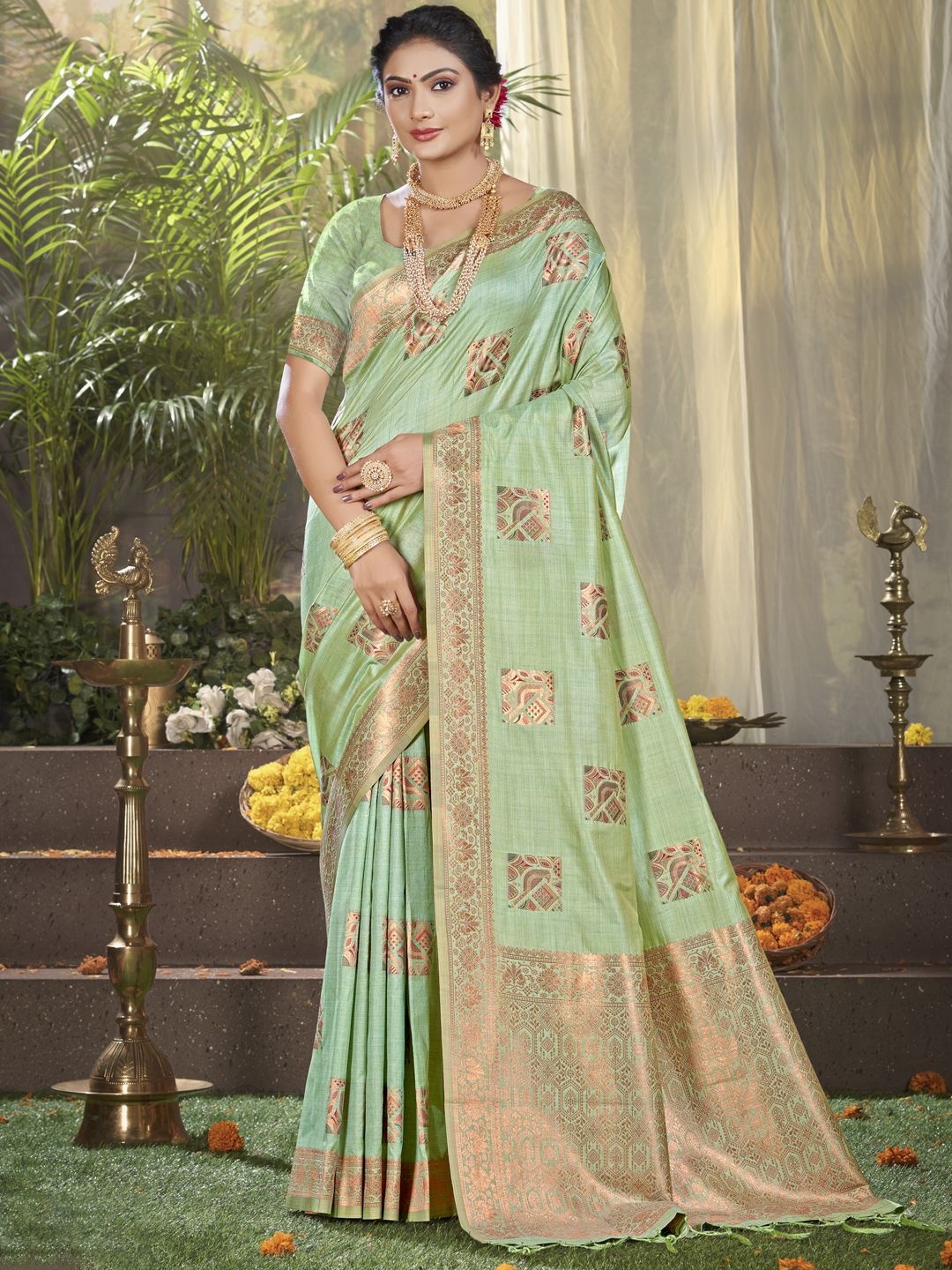 

SANGAM PRINTS Woven Design Zari Tussar Saree, Green