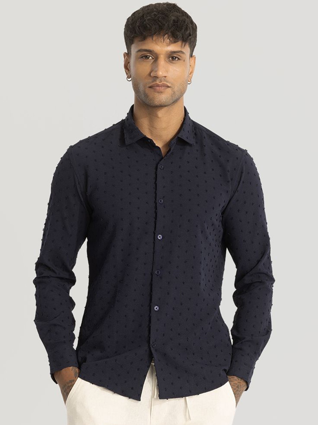 

Snitch Men Smart Spread Collar Solid Slim Fit Casual Shirt, Navy blue