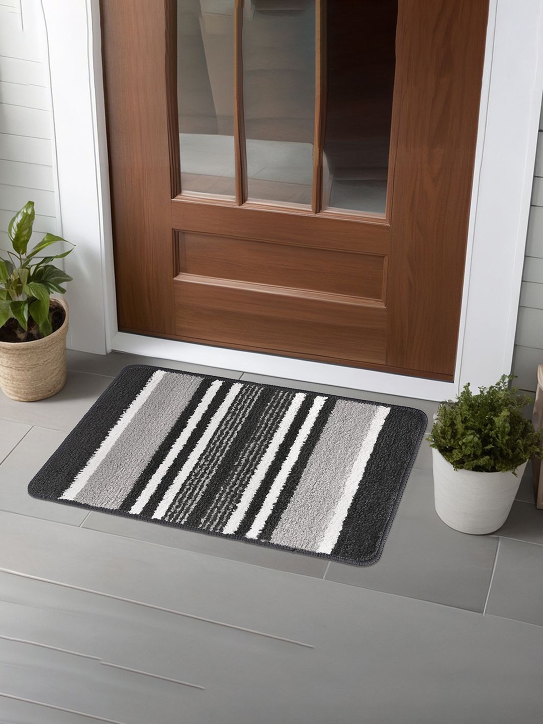 

Kuber Industries Grey & Black 4 Pieces Striped Anti-Skid Door Mats