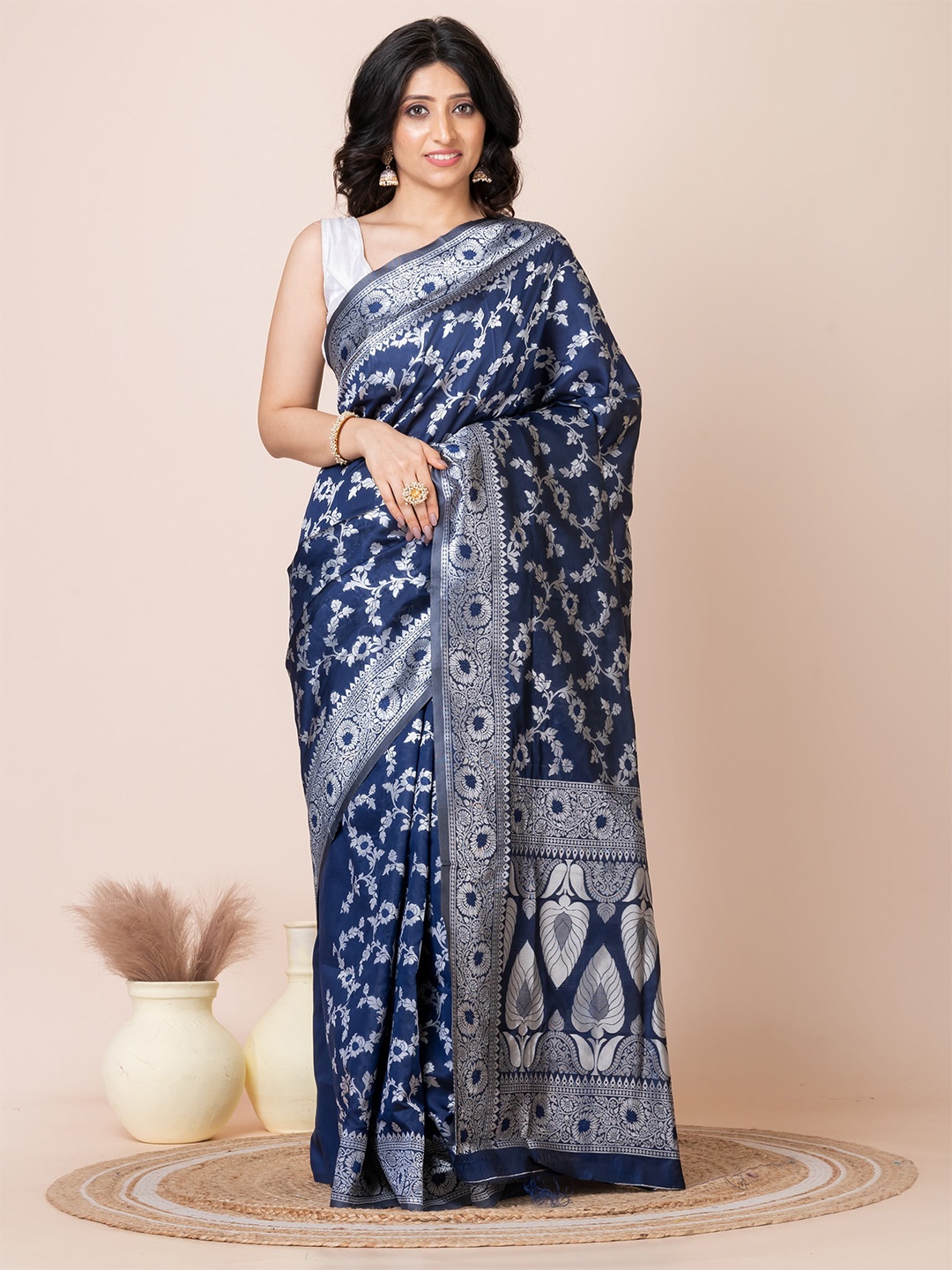 

Laa Calcutta Ethnic Motifs Woven Design Zari Banarasi Saree, Navy blue