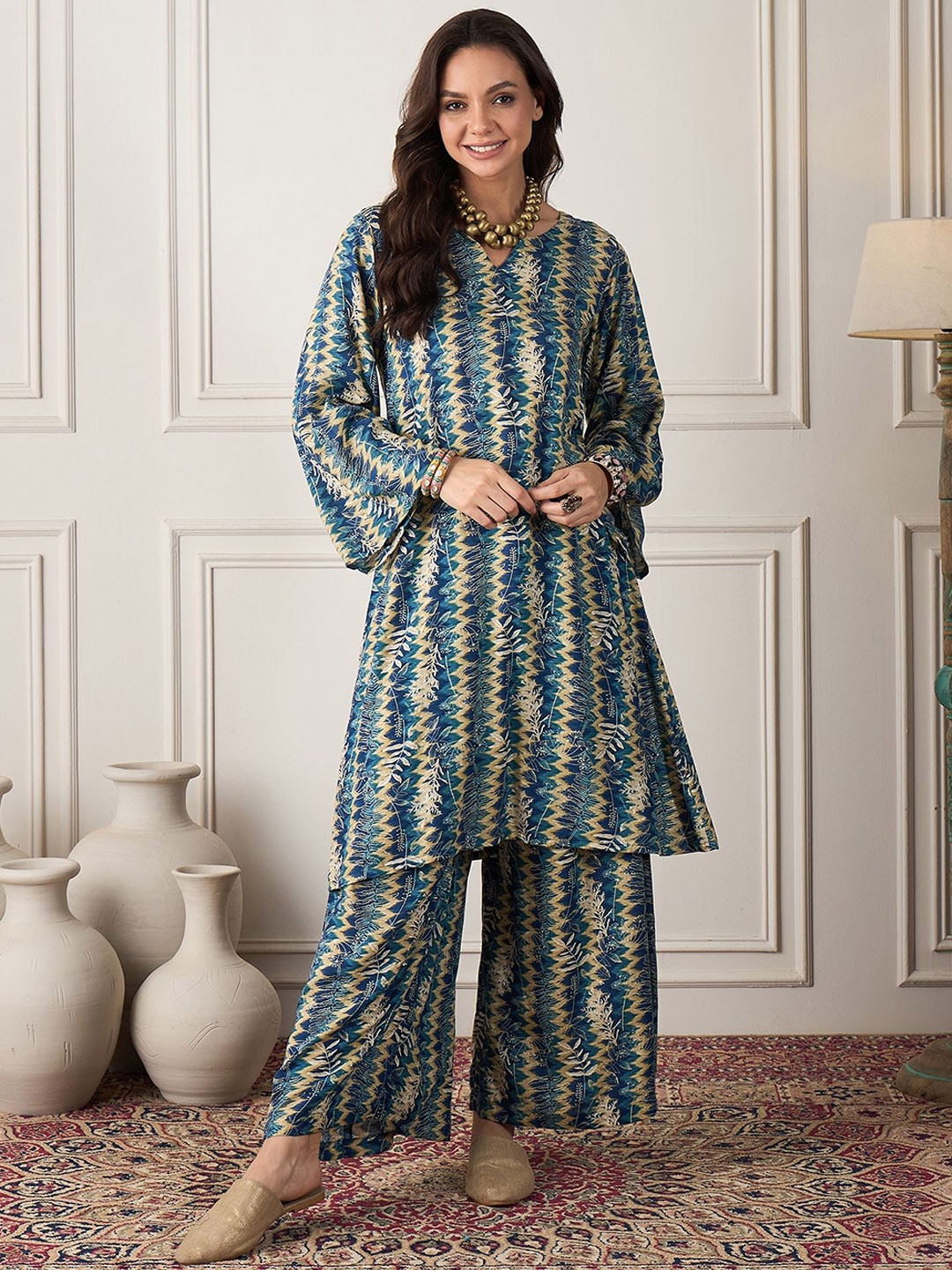 

InWeave Women Abstract Printed Kurta With Palazzo, Teal